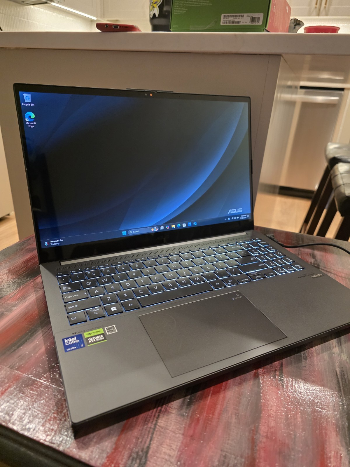 ASUS 15.6 OLED Q533M Intel Ultra 7, 16GB DDR5, Nvidia RTX 3050 6Gb, 1TB SSD