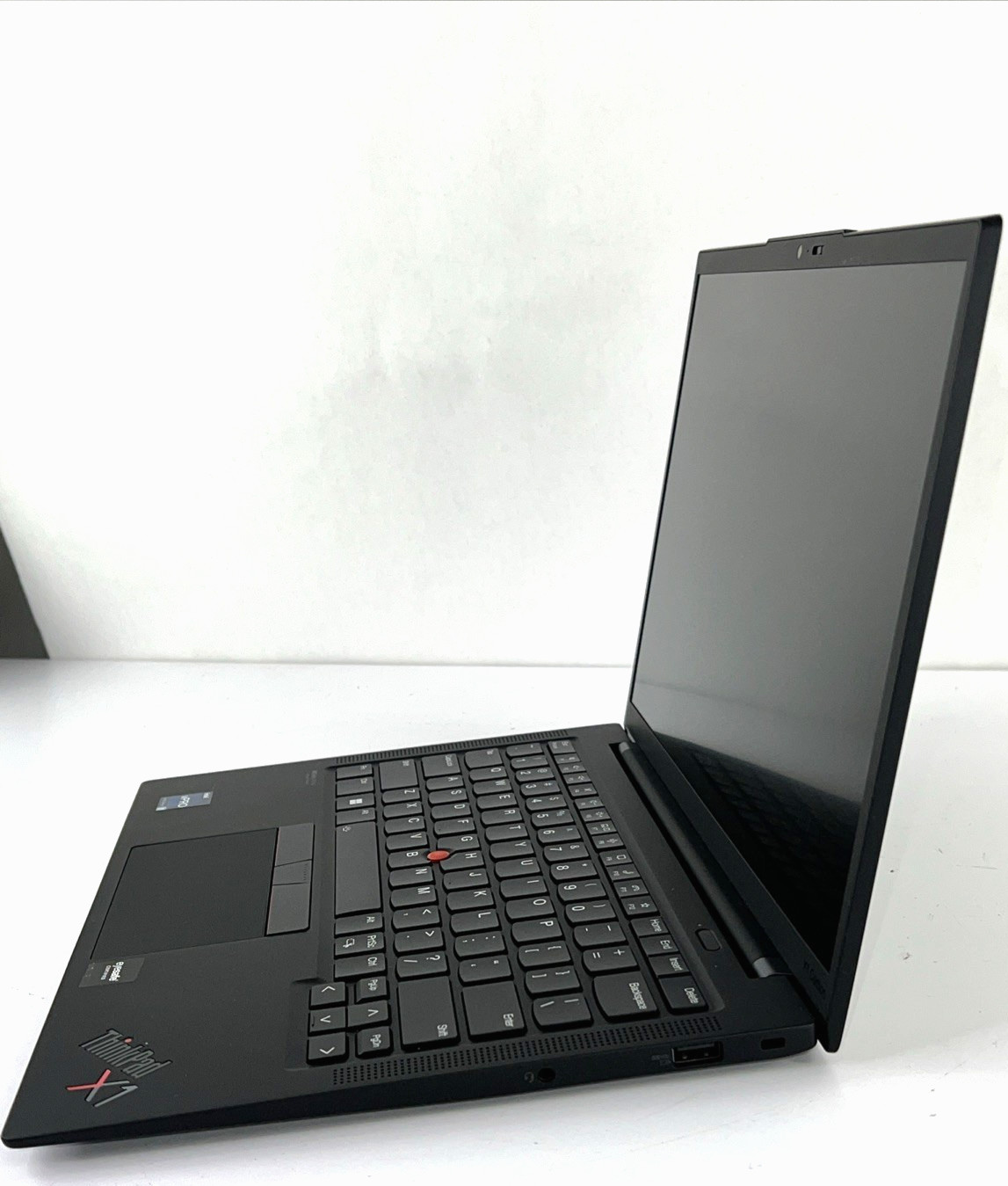 Lenovo ThinkPad X1 Carbon Gen 10 14″ TOUCH i7-1270P 16GB RAM 512GB SSD Win11 Pro