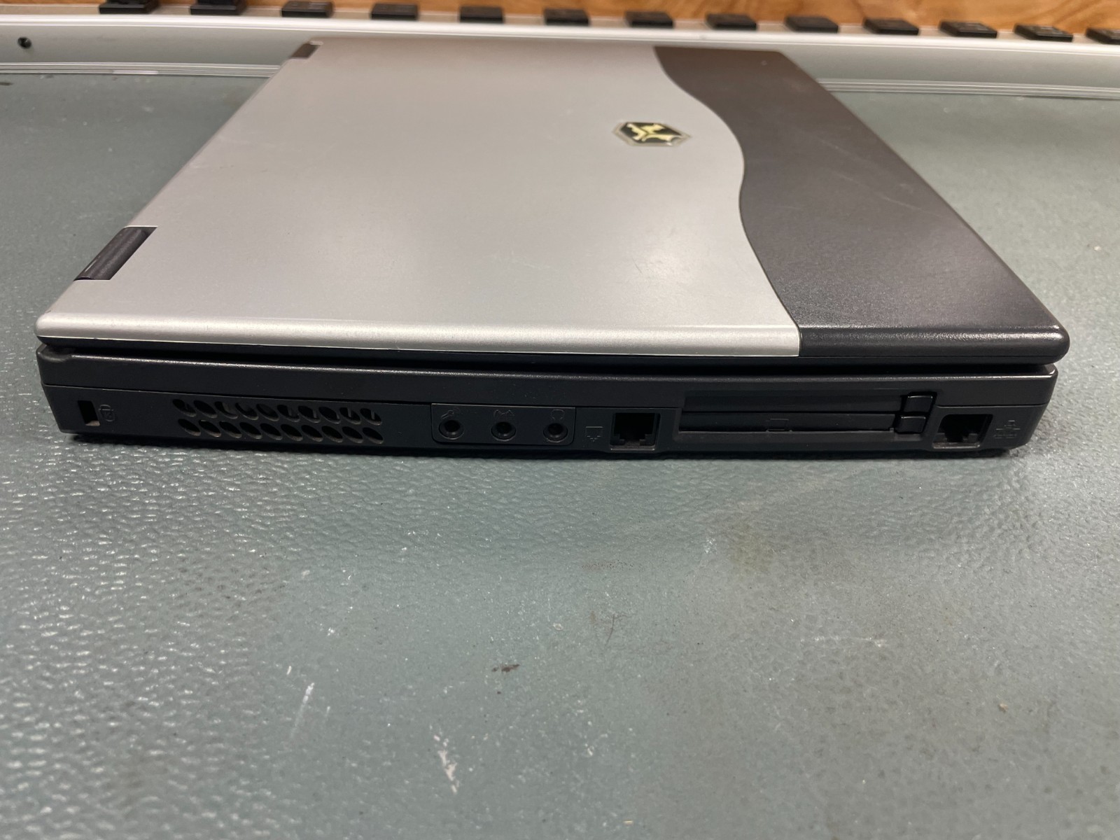 Gateway Solo 5300 | Intel Pentium III@650 | 640kb Ram | 10gb HDD | Win 98