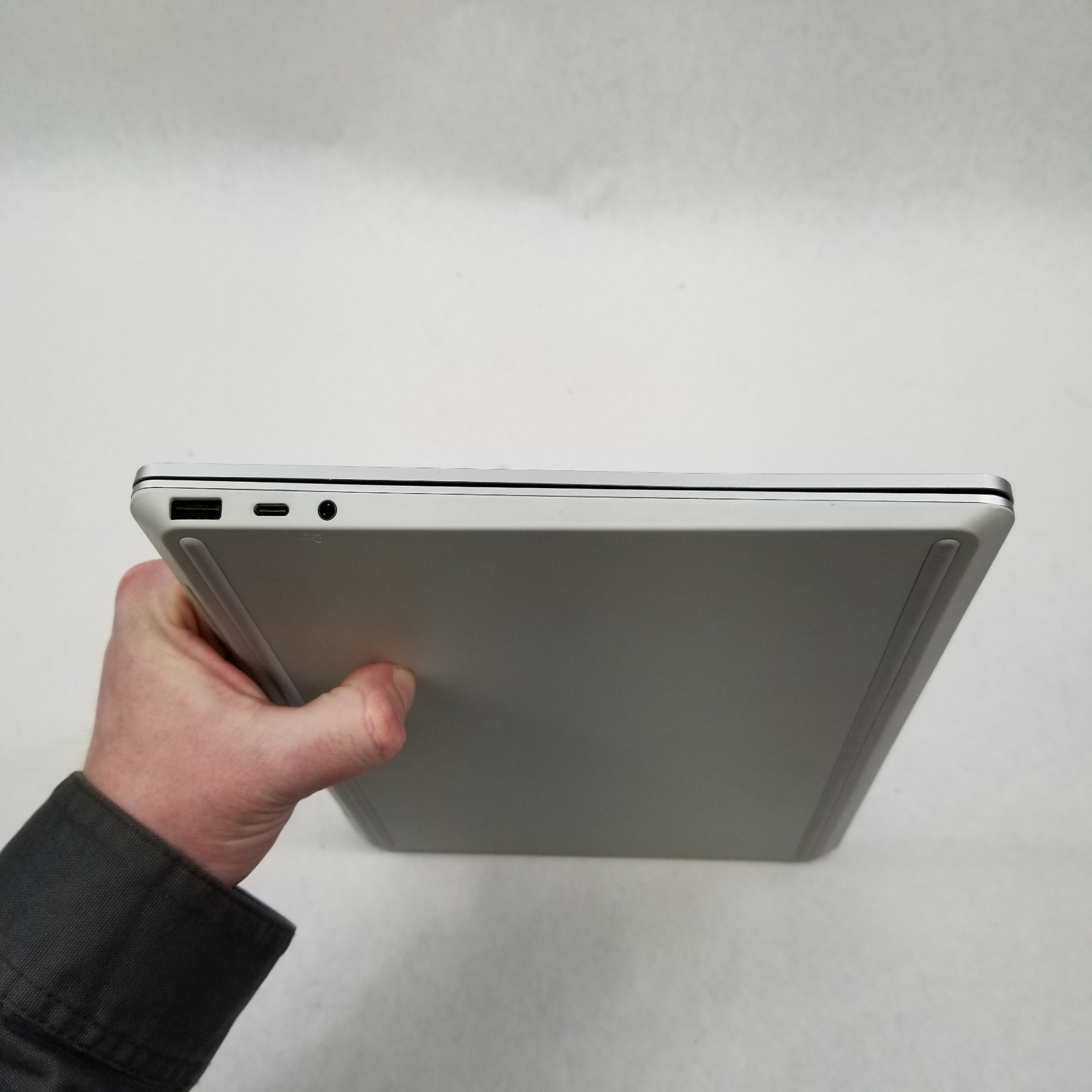 Microsoft Surface Go 2 2013 12.4″ i5-1135G7 2.4GHz 8GB RAM 128GB SSD Win 11 Pro