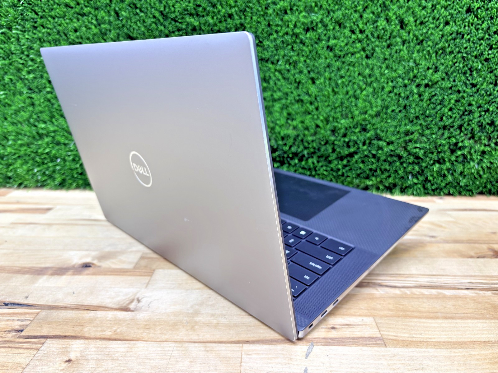 Dell Precision 5560 Xeon W-11955M 2.60GHz 32GB RAM 256GB SSD NVIDIA RTX A2000*