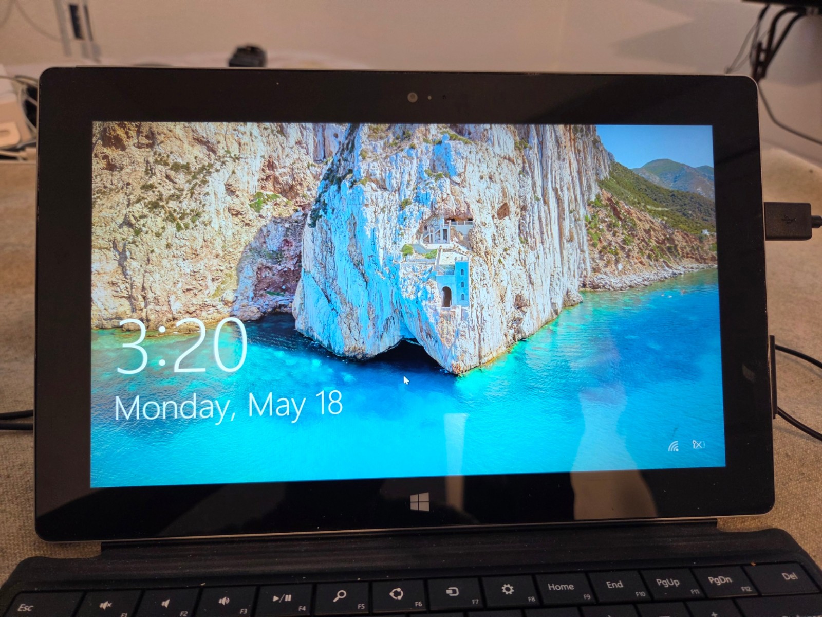 Microsoft Surface 2 Touchscreen & Pen Laptop