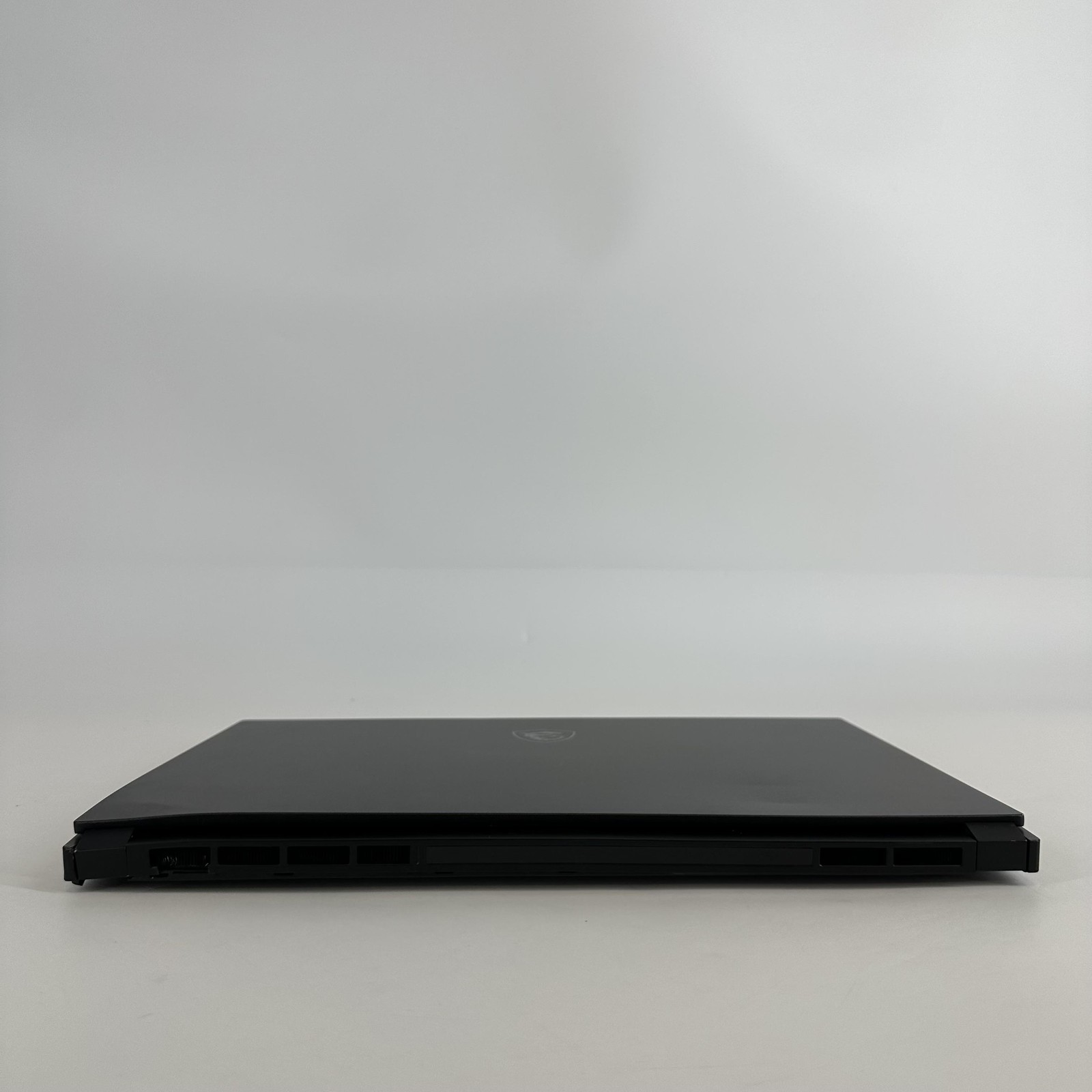 MSI Creator 15 Black i7-11800H 2.30GHz 16GB 512GB SSD NVIDIA RTX 3060 BENT FRAME