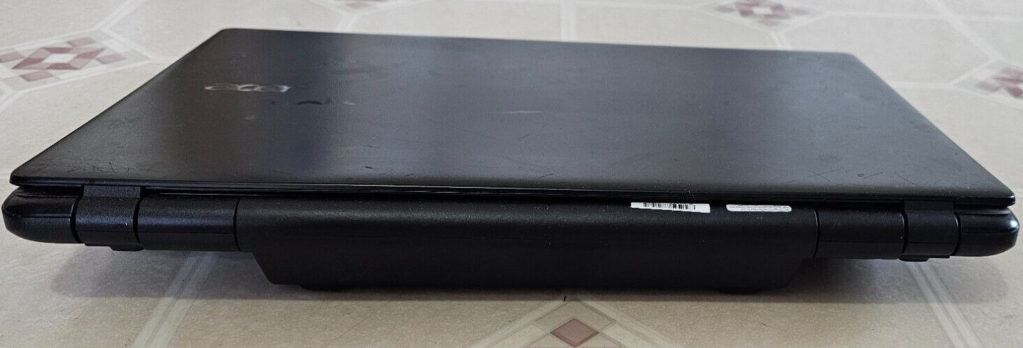 Acer Aspire Notebook E5-521-23KH 15.6″ 4GB RAM 1TB HDD AMD E2 Win10