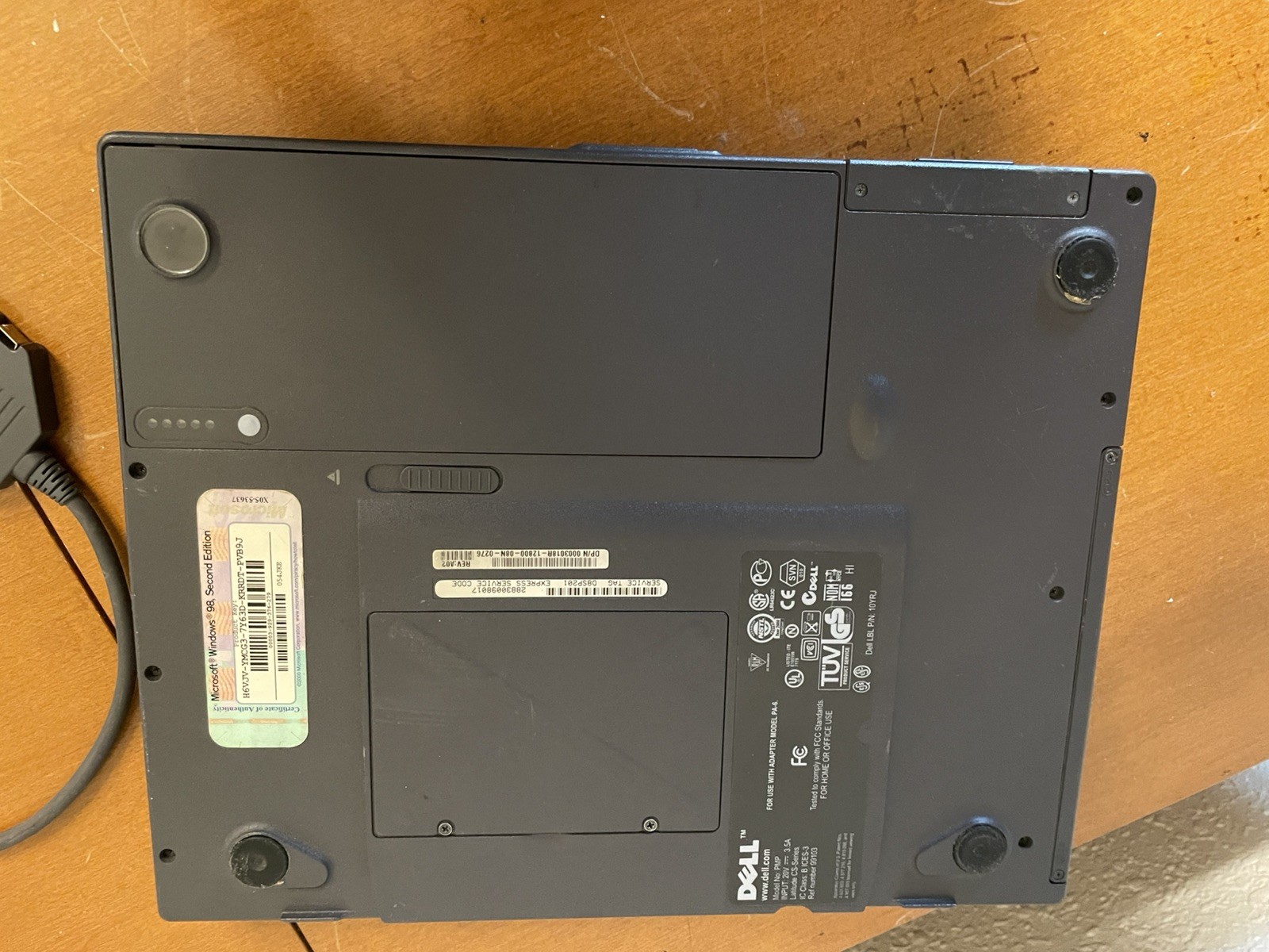 DELL LATITUDE CSX Pentium III 500 Mhz 256mb ram windows 2000 Laptop working