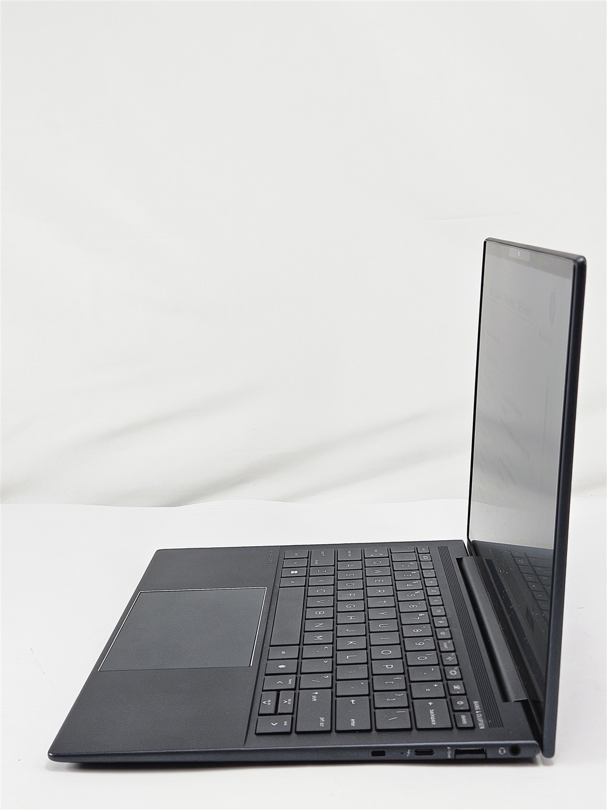 HP 13.5″ Elite Dragonfly G4 i7-1365U 1TB SSD 32GB Iris Xe Laptop Slate Blue