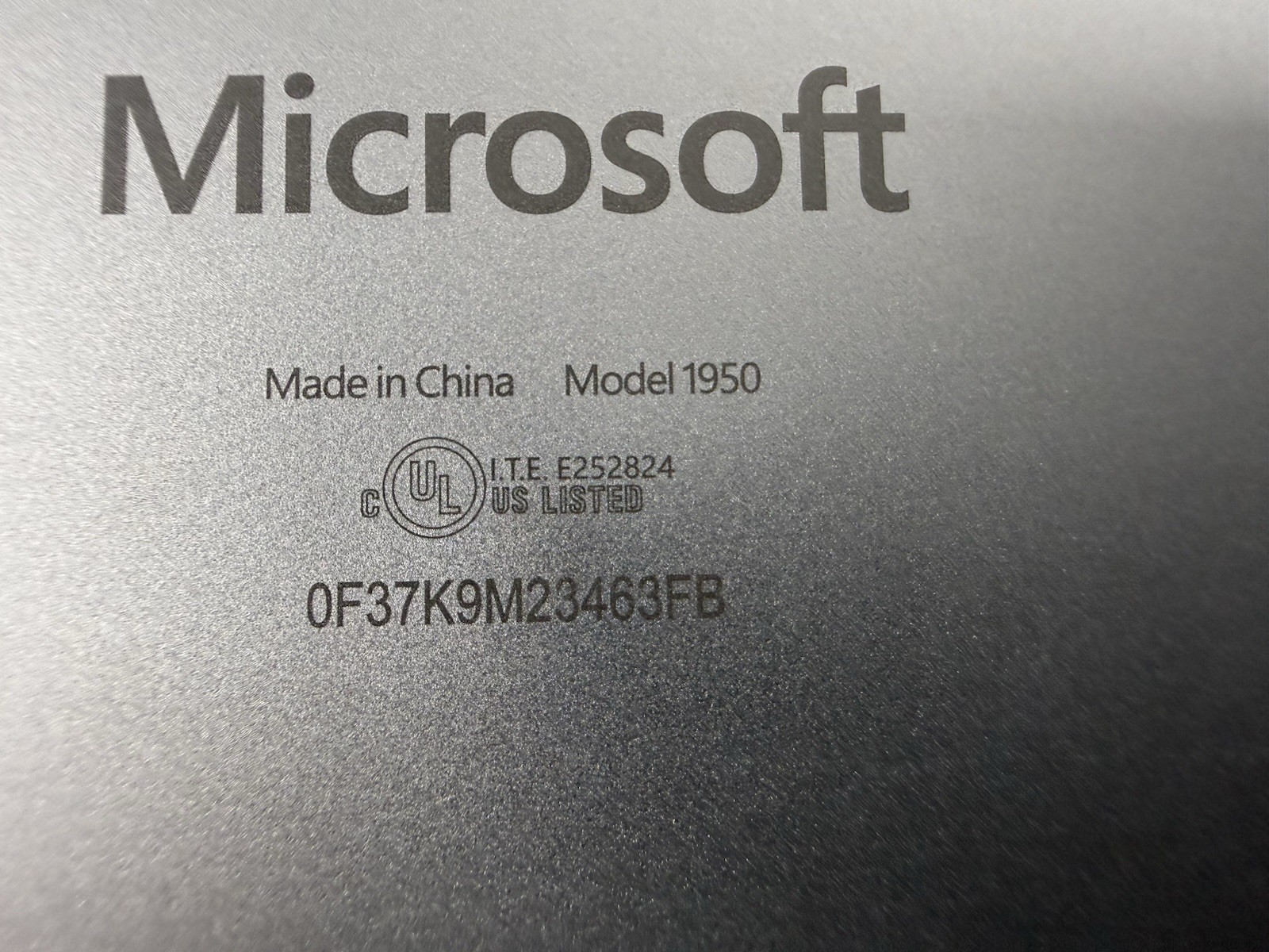 Microsoft Surface Laptop 5 13.5” 1950 Intel Core i7-1265U 16GB RAM 512GB NVME