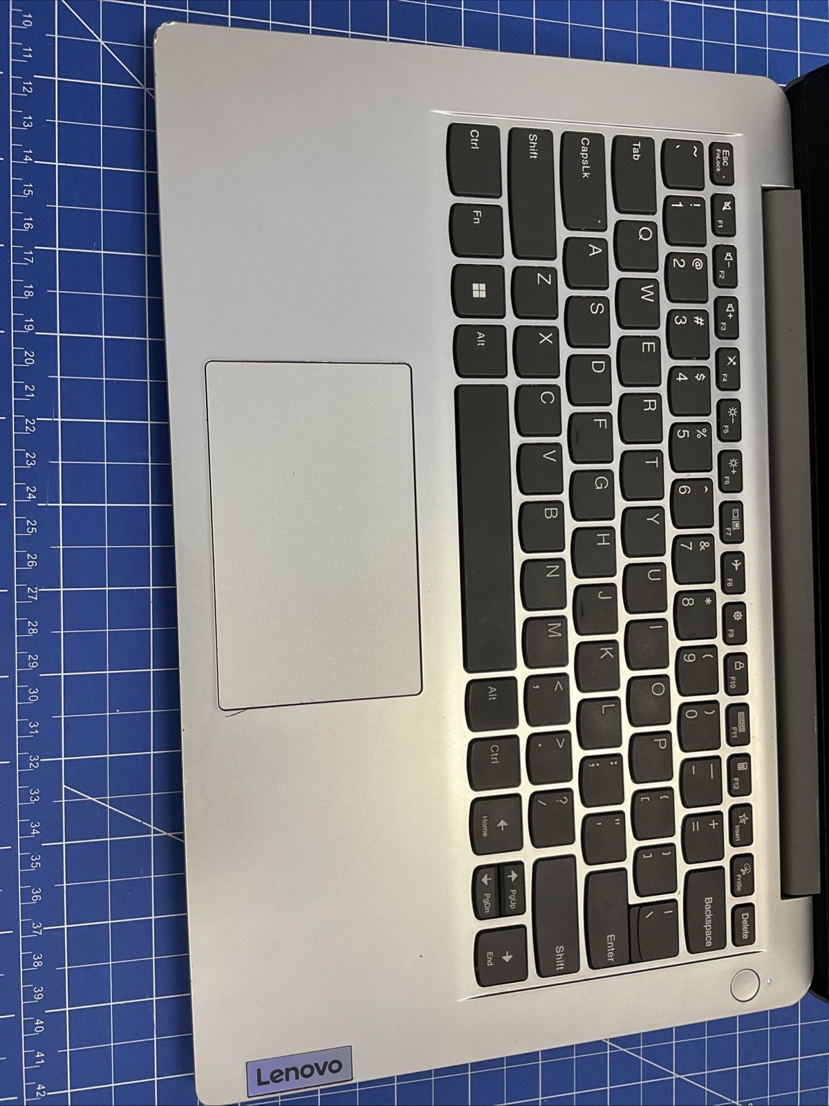 Lenovo IdeaPad 1 14IGL7 15.6″ Celeron N4020 1.1GHz 4GB RAM 128GB SSD E555