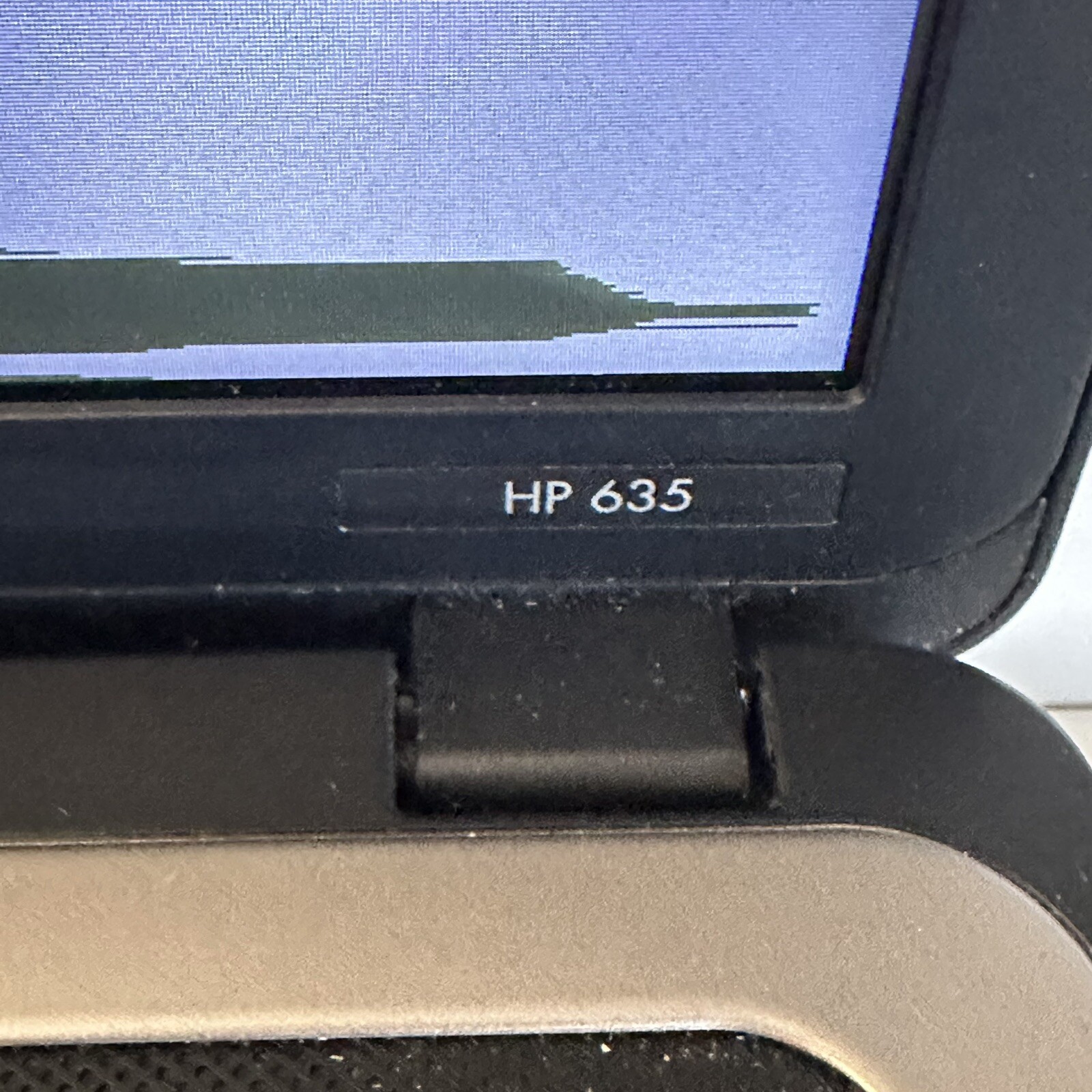 15.6” HP 635 Notebook Laptop AMD 1GB RAM NO HDD Scraps/Salvage