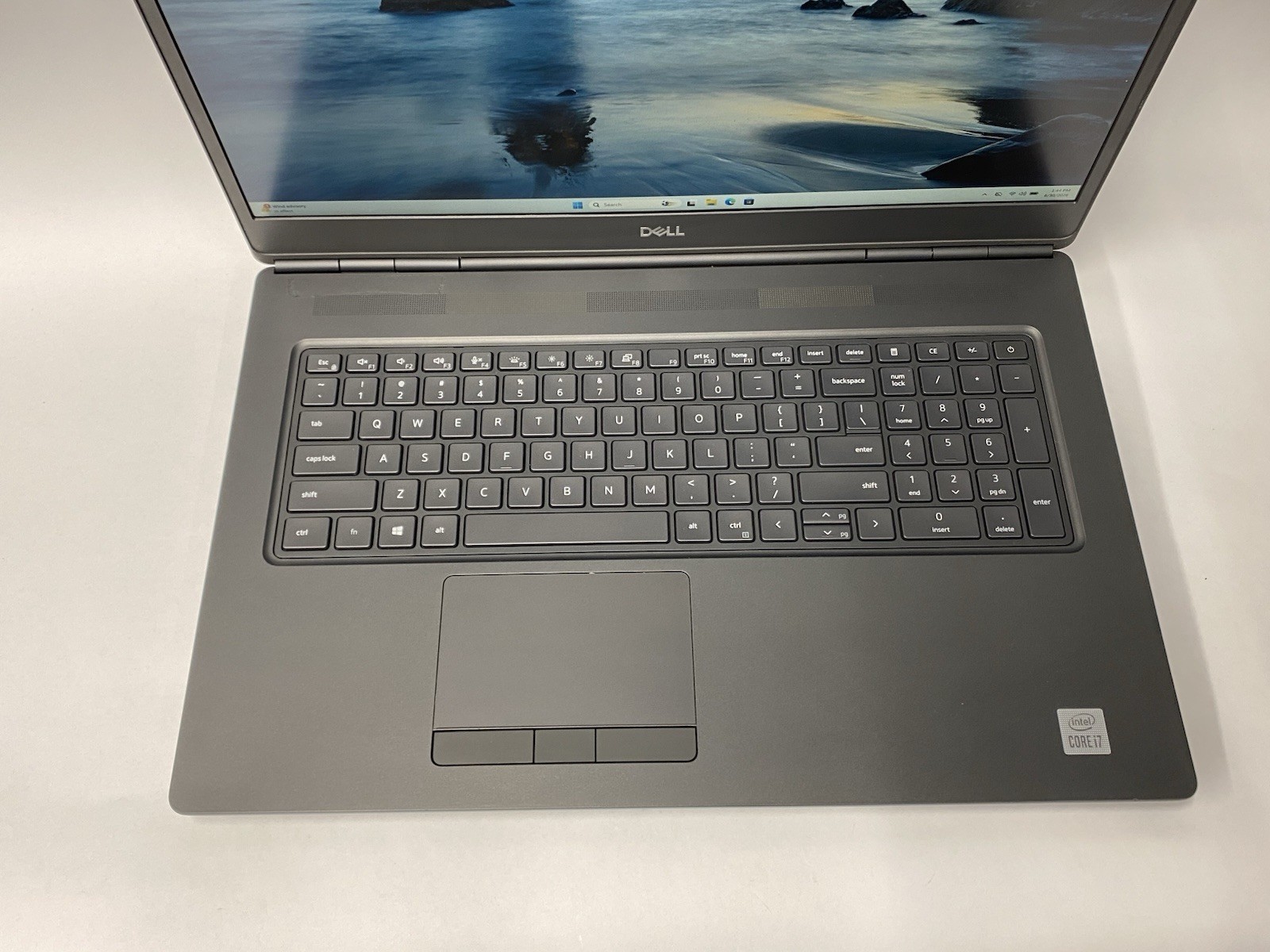 Dell Precision 7750 – Grade B – FHD – i7-10850H – 32GB – 512SSD – W11P