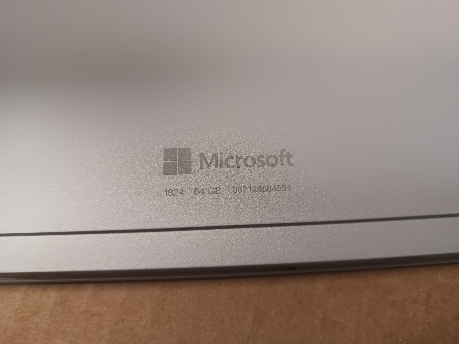 Microsoft Surface Go 1824 10” 64GB, Intel Pentium 4415Y 4GB AS-IS!
