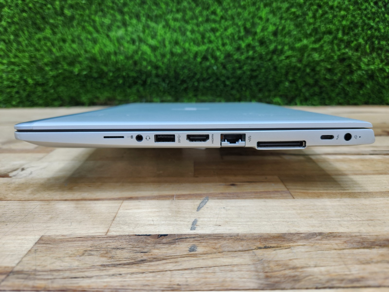 HP EliteBook 830 G5 13″ FHD Touchscreen i7-8550U 1.80GHz 16GB 256GB SSD Win 11 ~