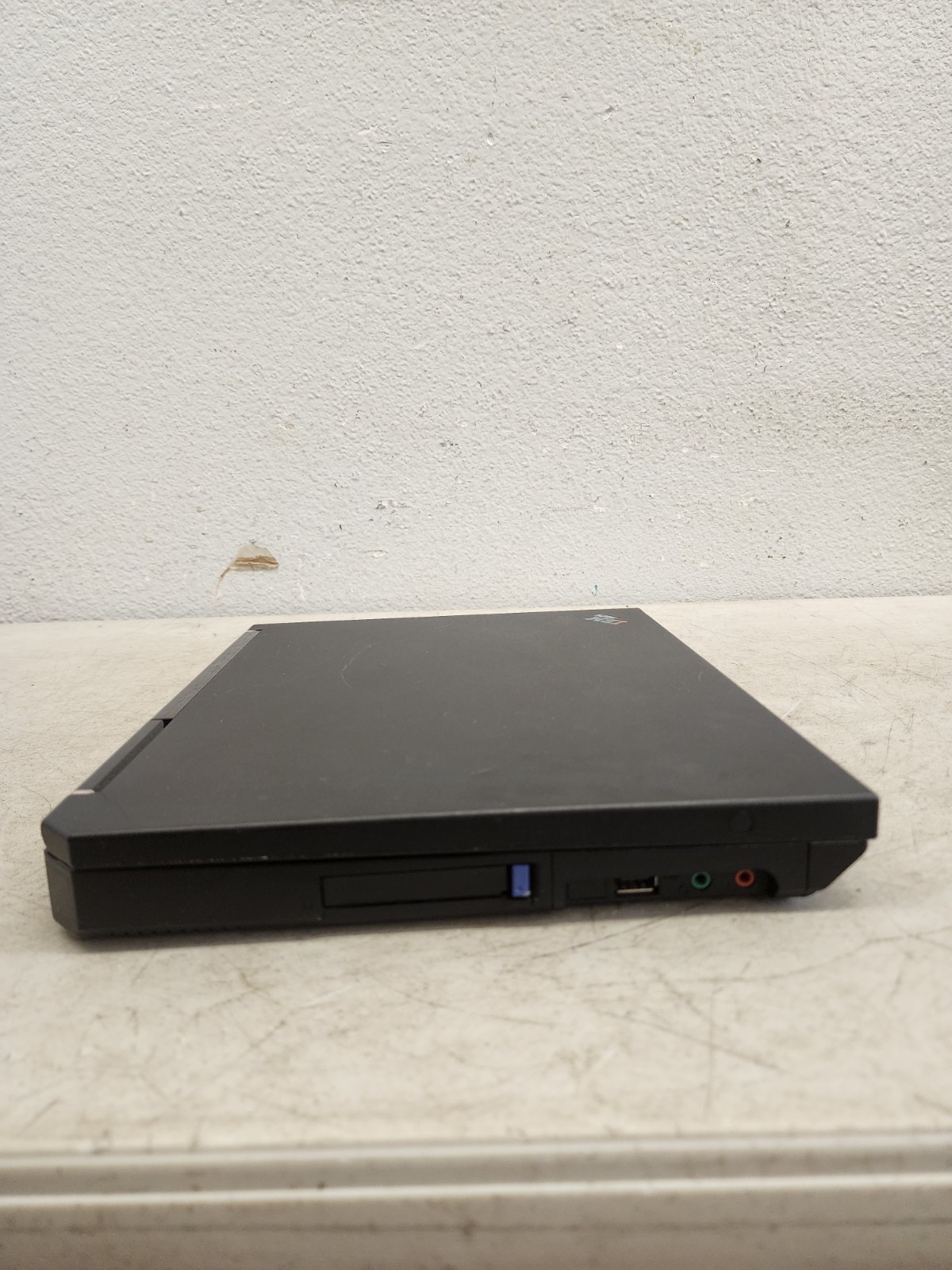 IBM Thinkpad Type 2652 A31 Windows 2000 Professional 1-2CPU -POWERS ON For Parts