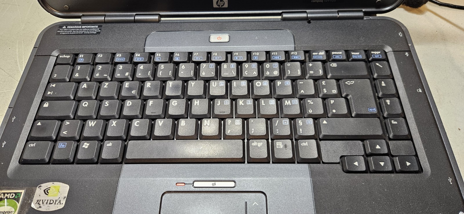 HP Compaq Laptop NX9105 / AMD Sempron 1.60Ghz / 256Mb Ram / Win XP