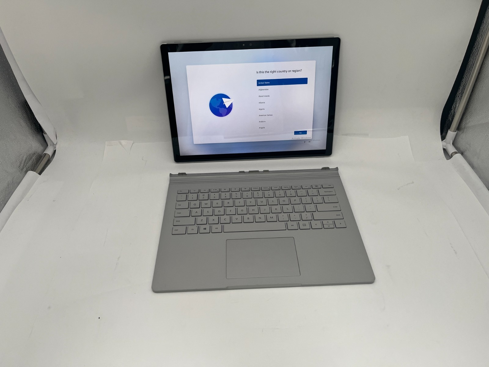 Microsoft Surface Book 2 1832 i7-8650U 16GB RAM, 512GB M2 WIN 11