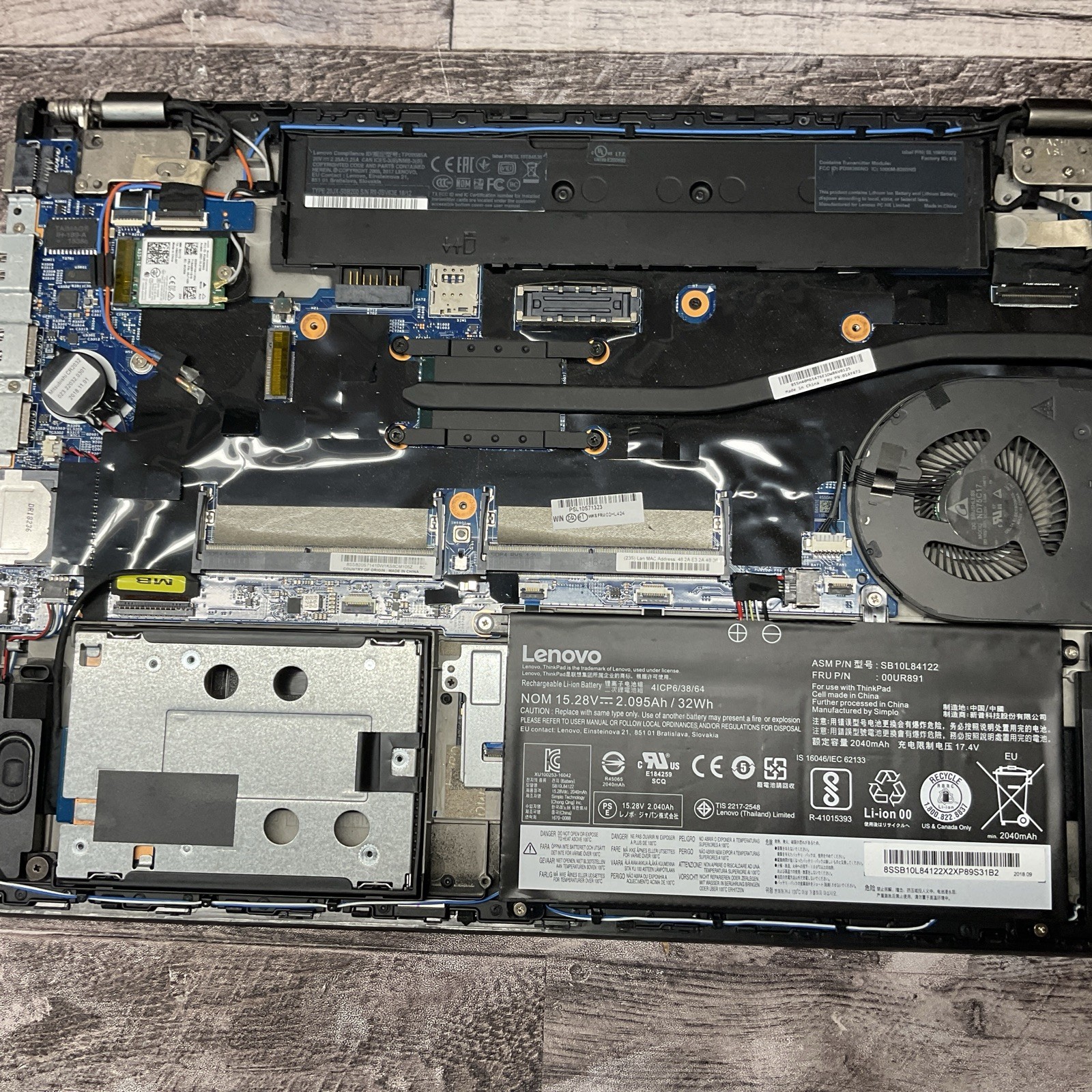 Lenovo T570 / i7 6th Gen / No RAM / No SSD / C10