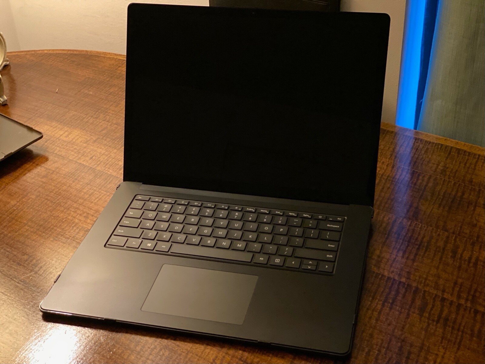 Microsoft Surface Laptop 3 15″ (256GB SSD, AMD Ryzen 5 3rd Gen., 3.70 GHz, 8 GB)