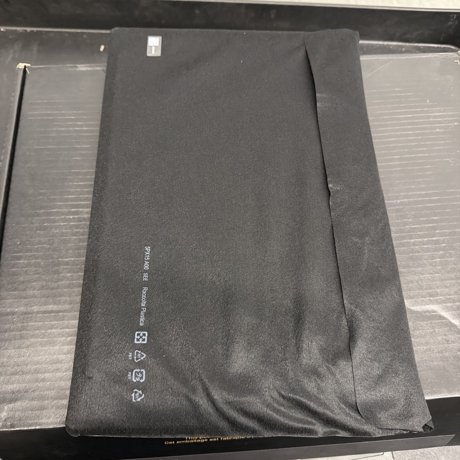 Dell XPS 16 Model 9640 Platinum 16.3” Touch Display/webcam 32GB 1TB SSD