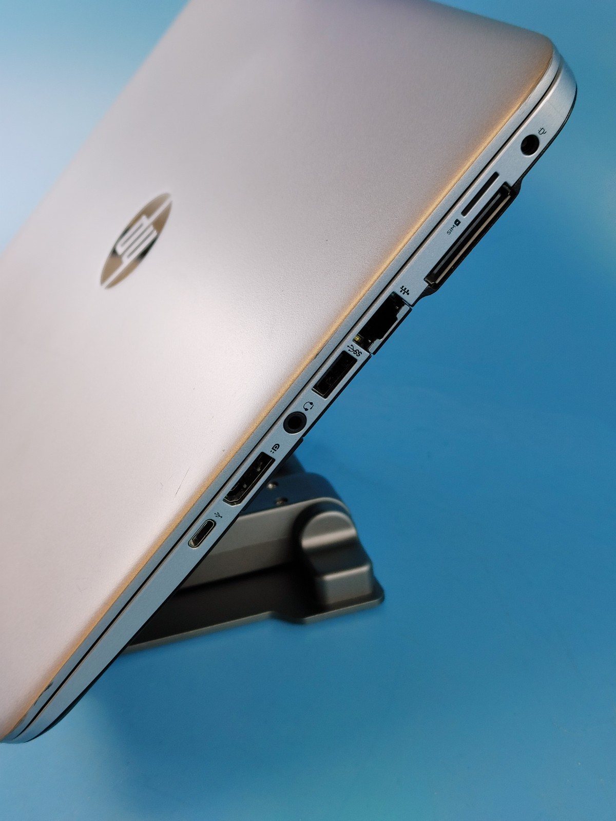 HP EliteBook 840 G3 1BD13UP 14 i5-6300U 2.4 16GB 256GB SSD WINDOWS 10 PRO