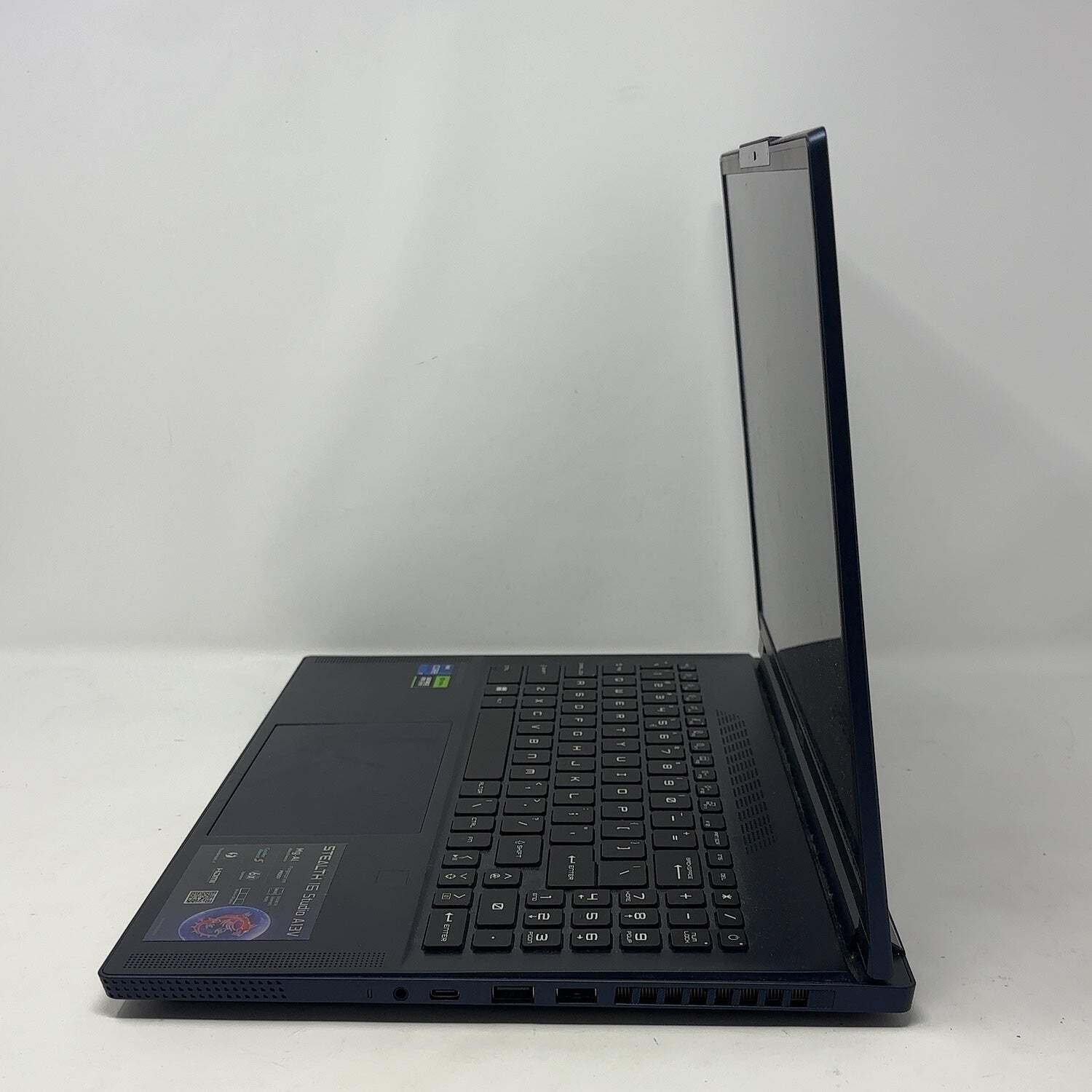 MSI Stealth 16 Studio A13V 16″ i7-13620H 32GB RAM 1TB SSD GeForce RTX 4070