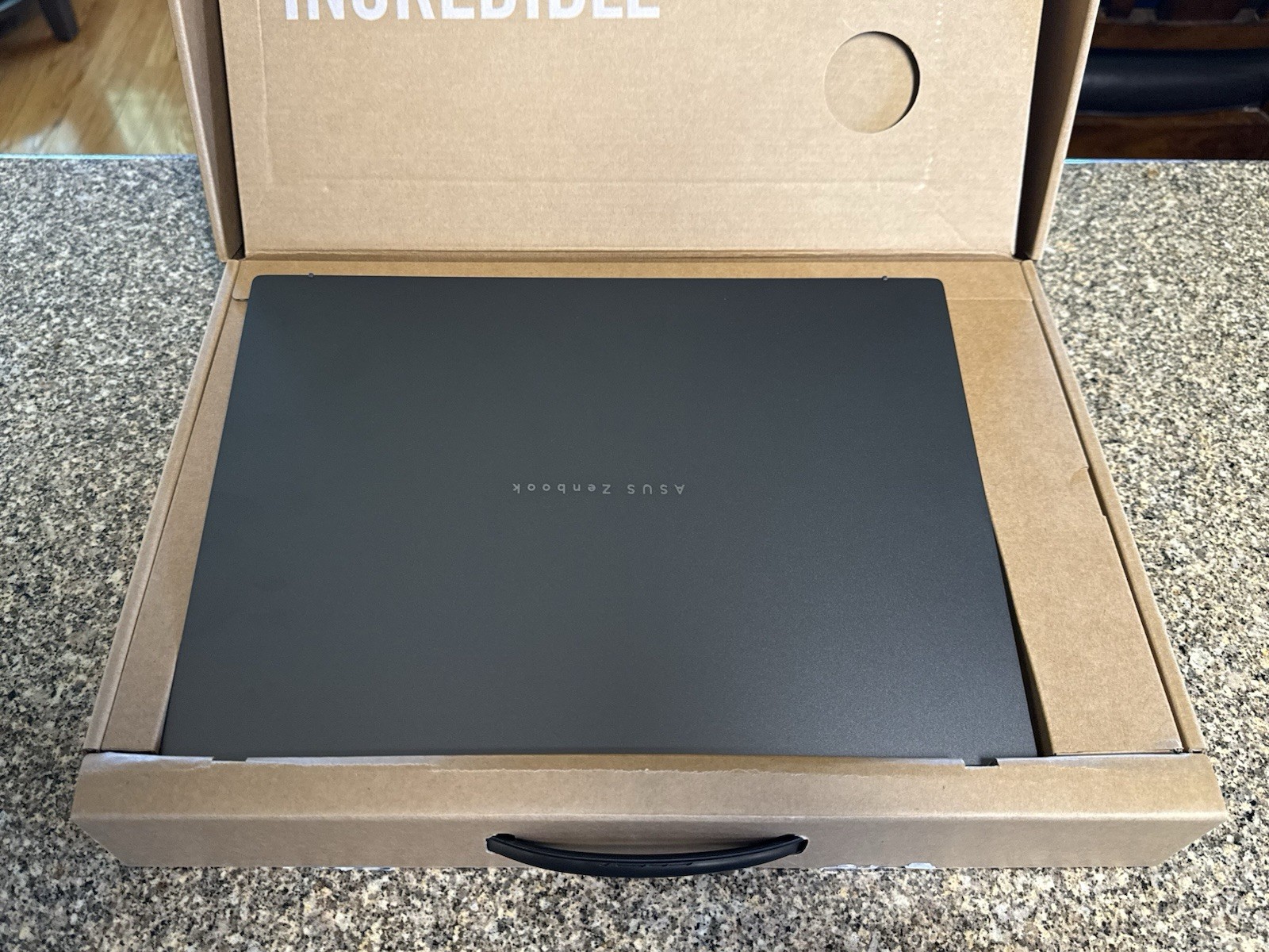 ASUS Zenbook 14″ OLED Touch Laptop Intel Core Ultra 9 285H 32GB 1TB Never Used