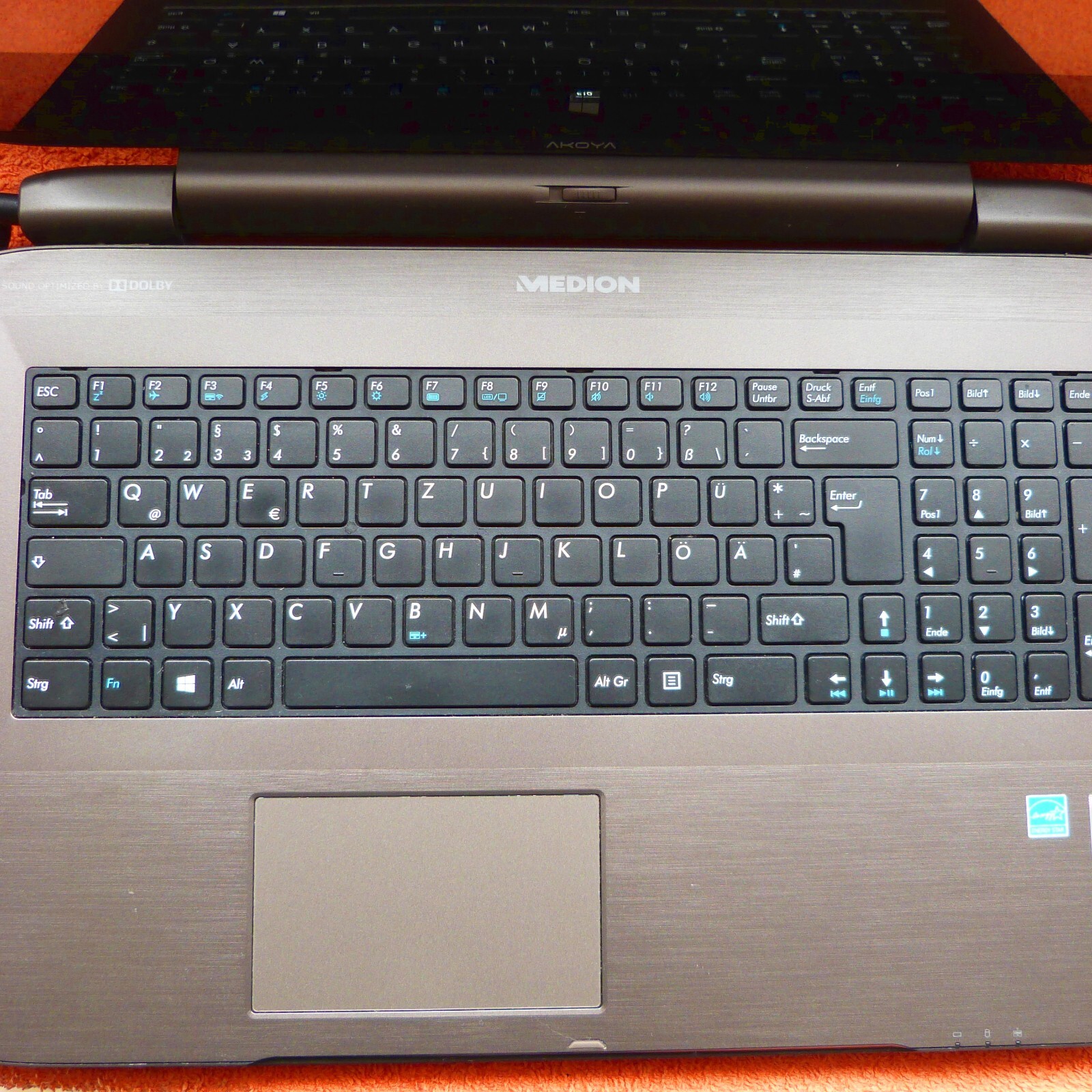 Medion S6214T Convertible Huge 2in1 Format 15″ TOUCH FULLHD QUAD CORE