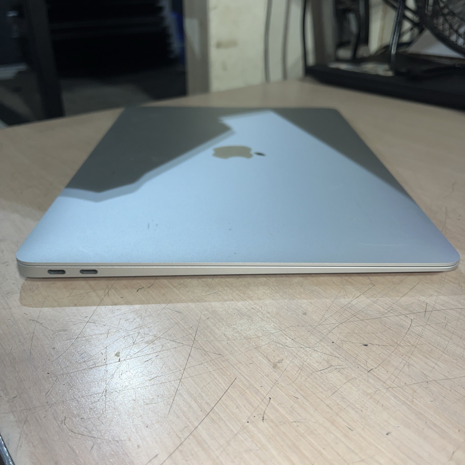 APPLE MACBOOK AIR 13″ SCISSOR, 2020 CORE I3-1000NG4 1.1GHZ 256SSD “
