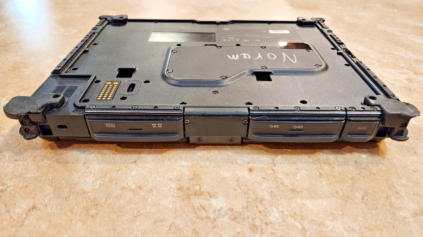 2-in-1 Getac V110 11.6″ Touch Tablet PC No SSD No RAM