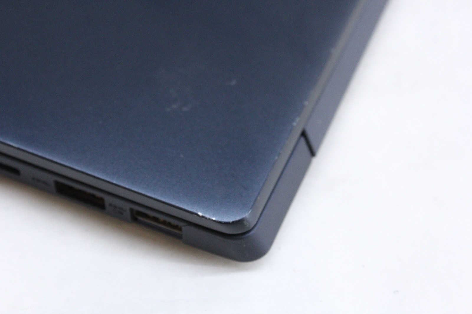 Lenovo IdeaPad S340 14IIL | i5-1035G1, 4GB Ram, 256GB NVMe, Grade B- Read!