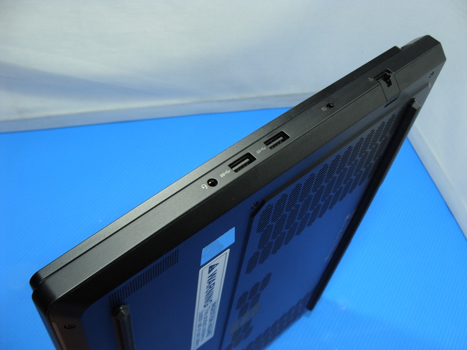 Lenovo Legion Pro 7 16IAX10H 16″ WQXGA 240hz Ultra 9 RTX 5080 32GB 1TB SSD W11H