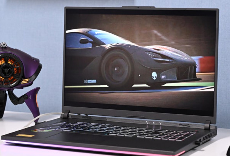 ASUS ROG Strix G18 G815LW-S9103 / FreeDOS 18″ RTX5080 Ultra9 32GB/1TB