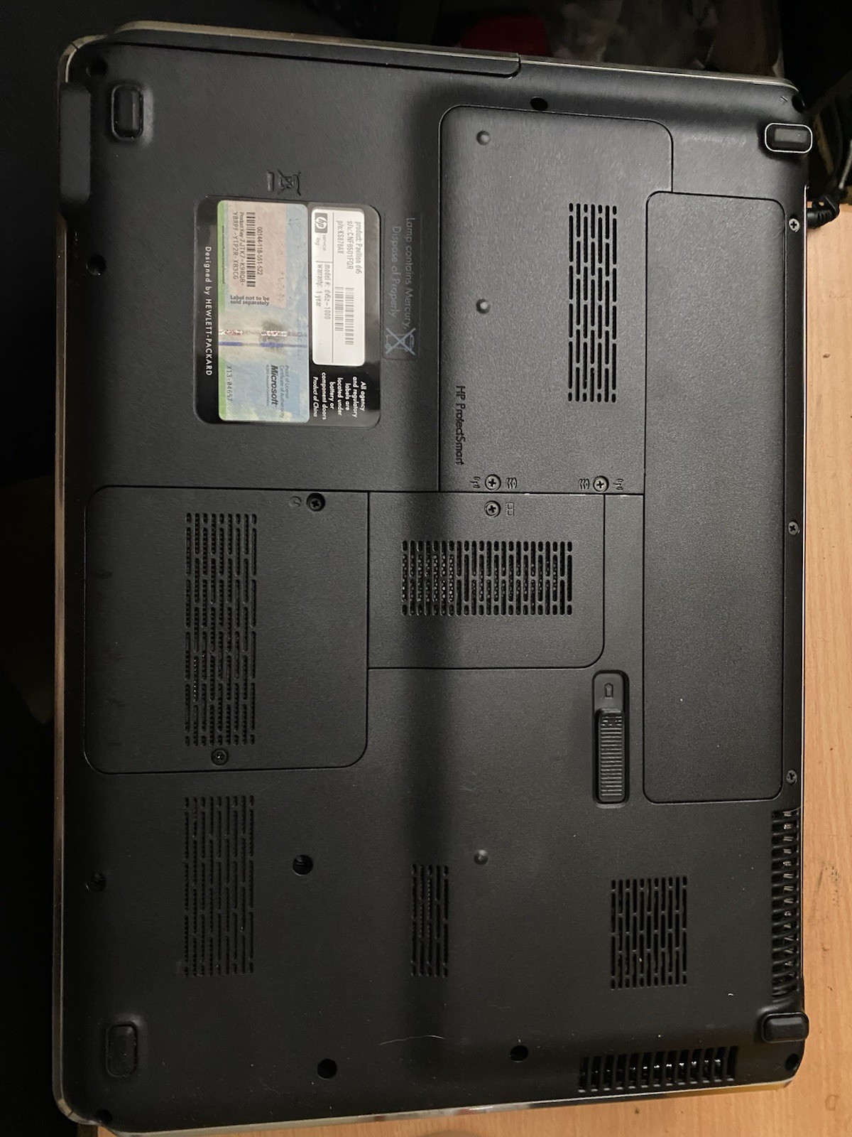 HP dv5 – AMD X2 Ultra Dual-Core 2300 MHz – No Memory / Hard Drive – Overheating