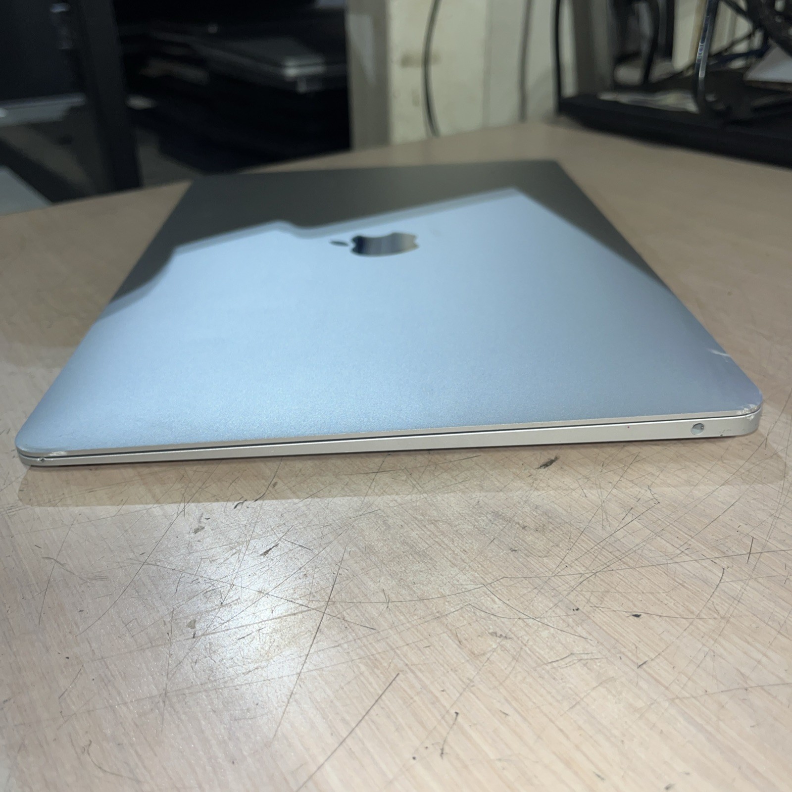 APPLE MACBOOK 13′ SCISSOR,2020 CORE I3-1000NG4 1.1GHZ 8GB RAM 256SSD