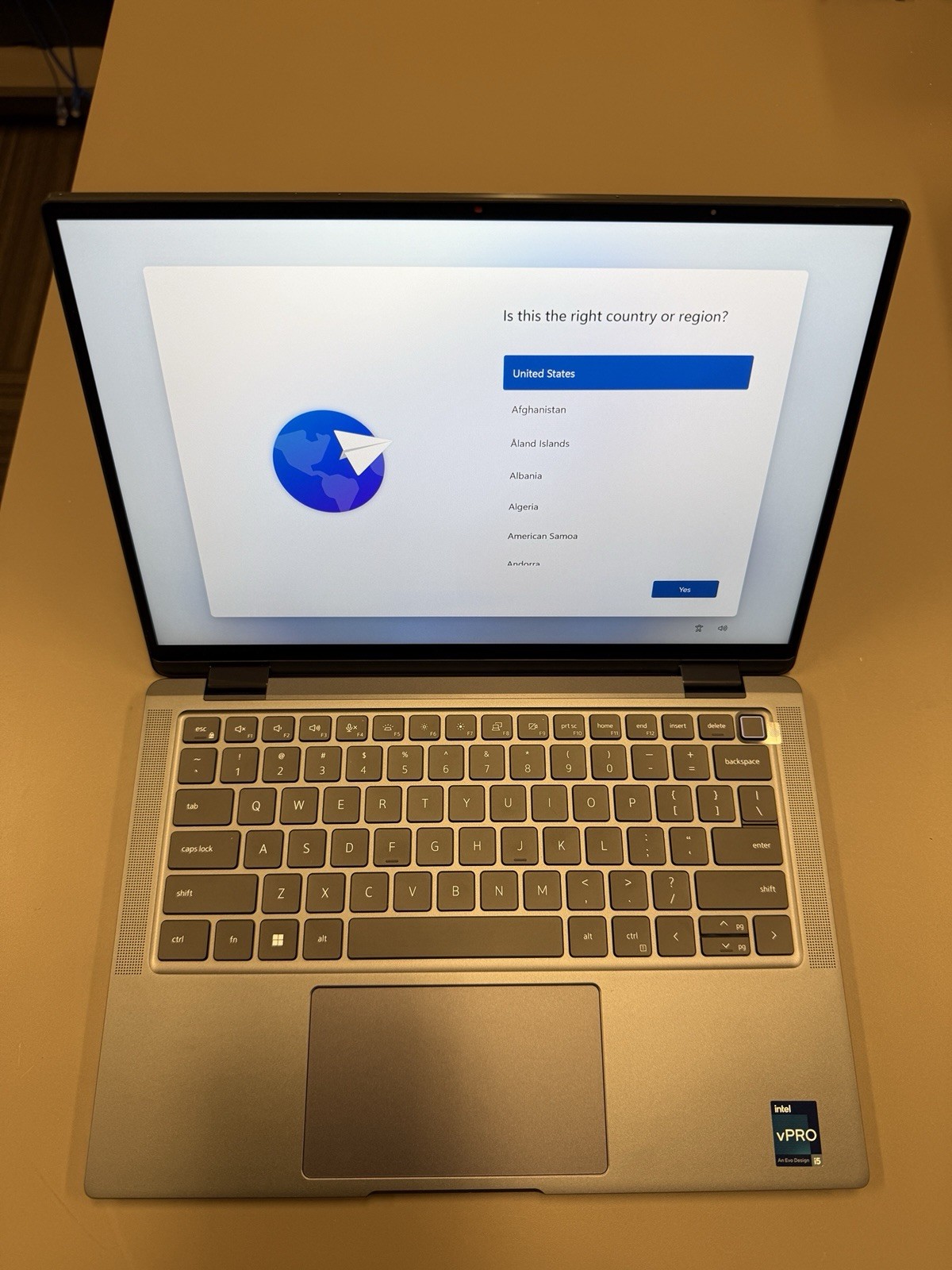 Dell Latitude 9330 13.3″ i5-1240U 16GB DDR5 256GB SSD Windows 11 Home