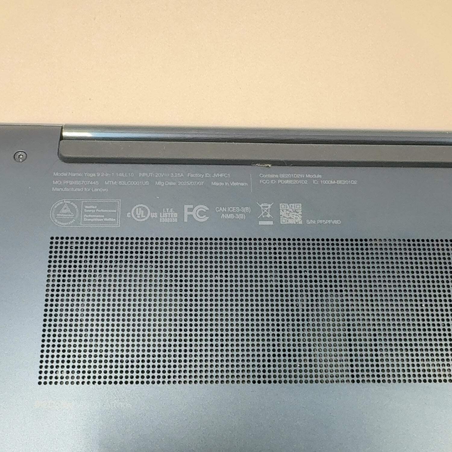 Lenovo YOGA 9 2-in-1 14ILL10 14″ Core Ultra 7 258V 2.2GHz 32GB RAM 1TB SSD