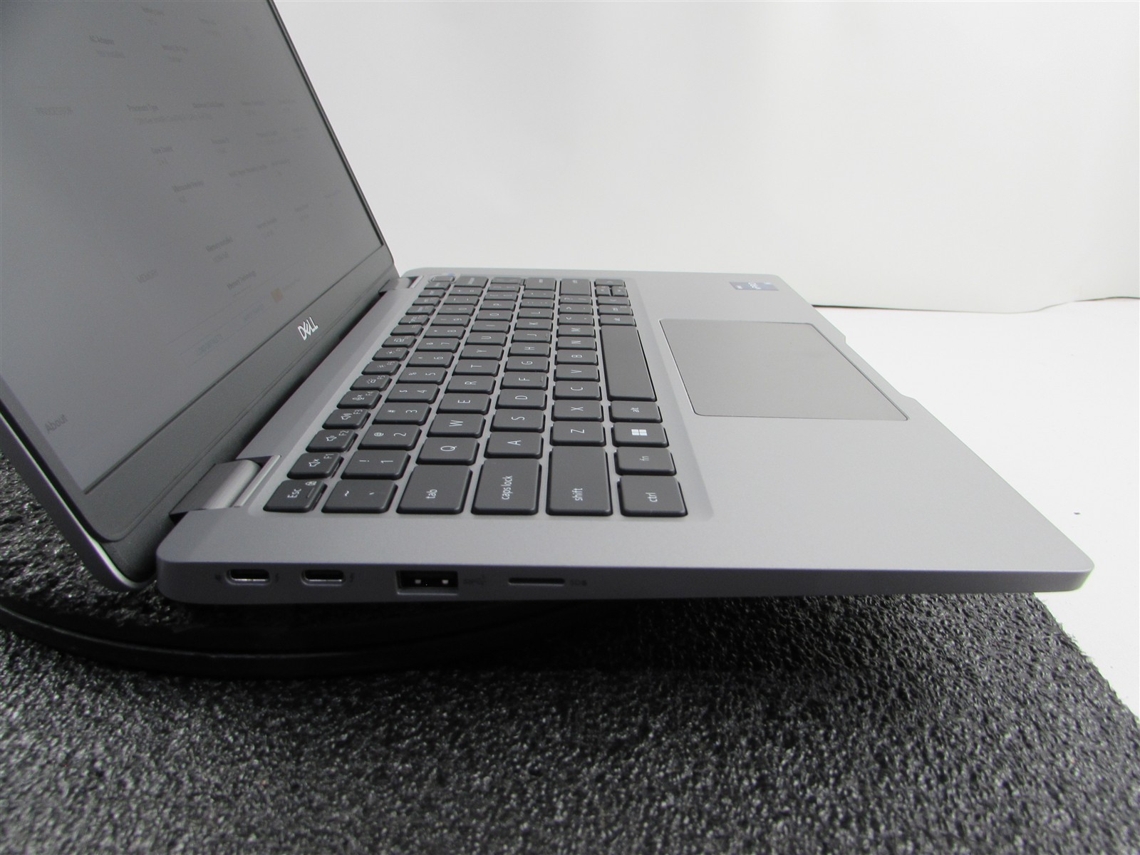 DELL LATITUDE 5330 FHD TOUCHSCREEN I5-1245U 10 CORE 512GB SSD 16GB RAM NO O.S