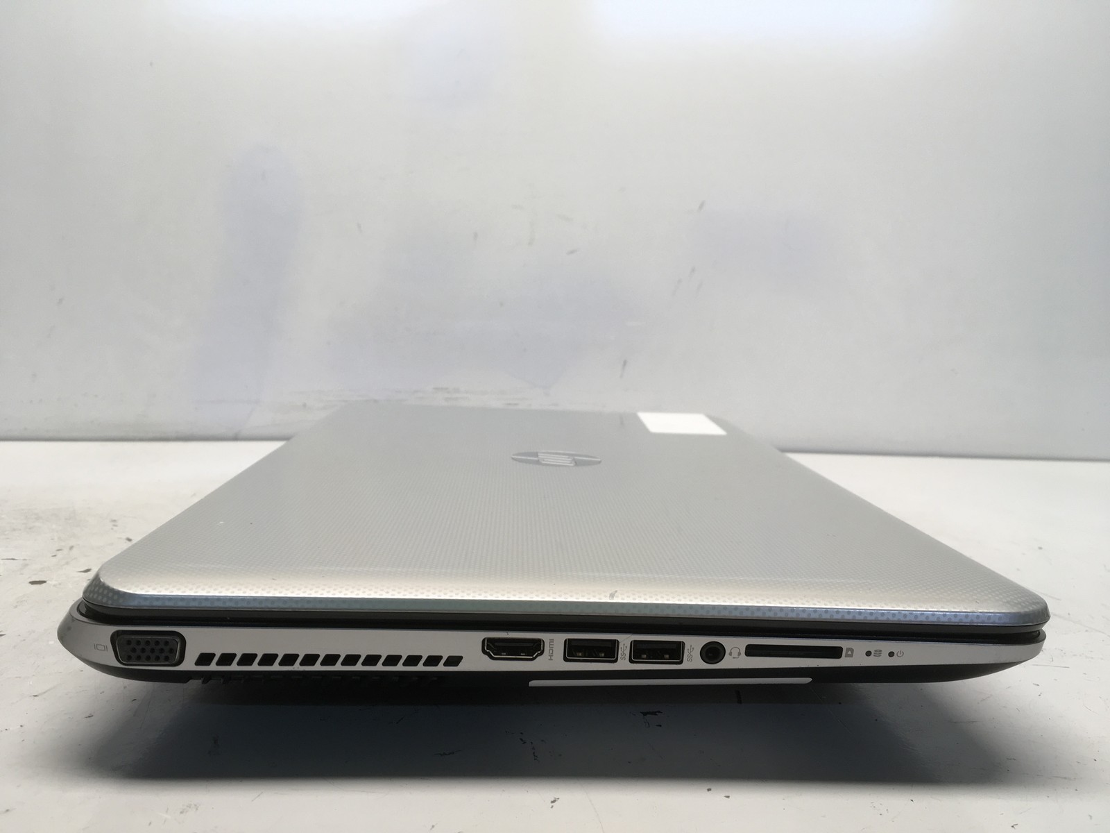 HP Pavilion 17-E079NR AMD A8-4500M 1900MHz 6 GB NO HDD No Batt