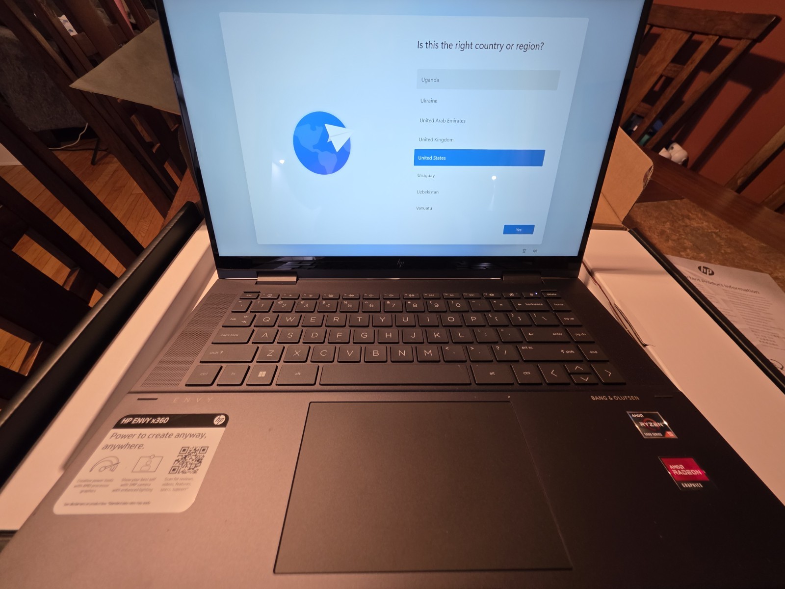 HP ENVY x360 15.6″ (256GB SSD, AMD Ryzen 5, 4.30 GHz, 8GB) Notebook/Laptop-Black