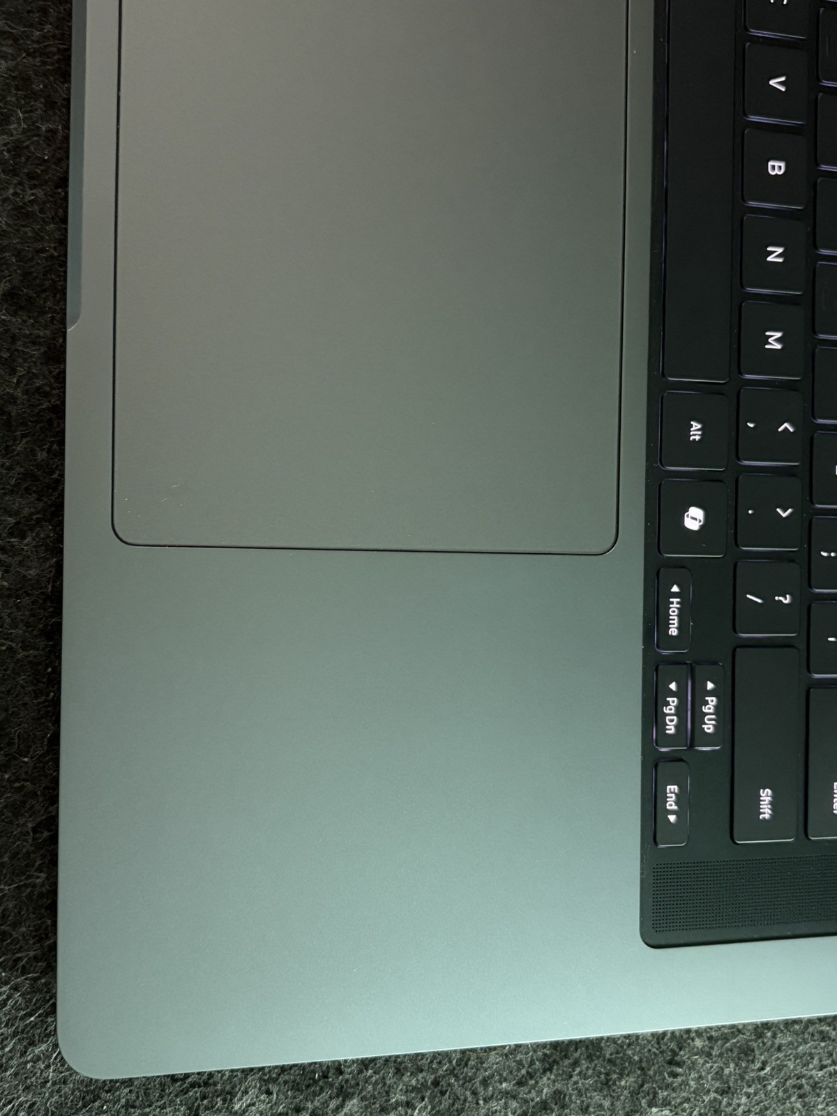 Samsung Galaxy Book 6 Ultra 16 (32GB, RTX 5060, 1TB SSD)