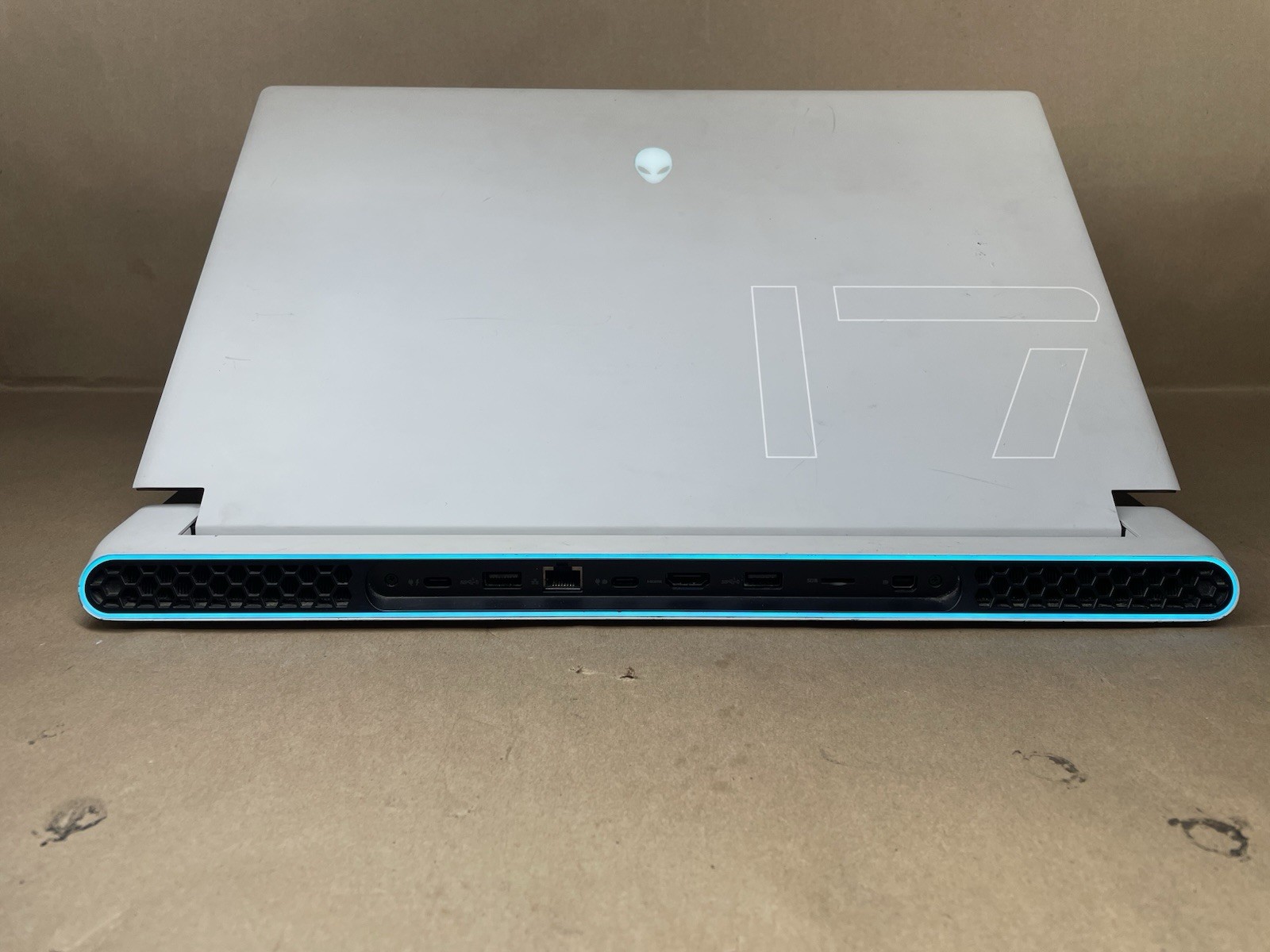 Alienware x17 R1 17.3″ i7-11800H@2.30GHz 16GB RTX3070 1TB SSD Win11