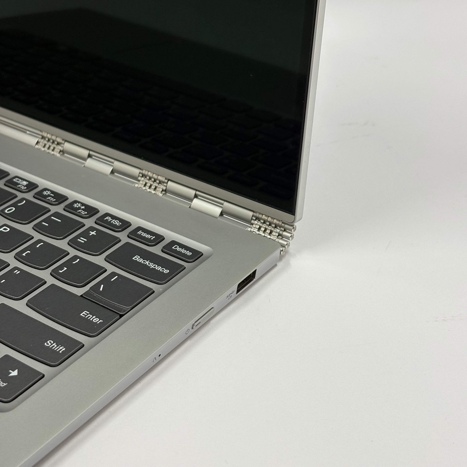 Lenovo Yoga 920 13.9″ i7-8550U 16GB 1TB Star Wars Special Edition 3506 of 4000