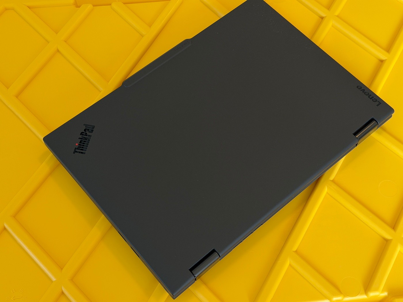 Lenovo 21R30010US ThinkPad T14s 14″ Touchscreen 2-in-1 Notebook
