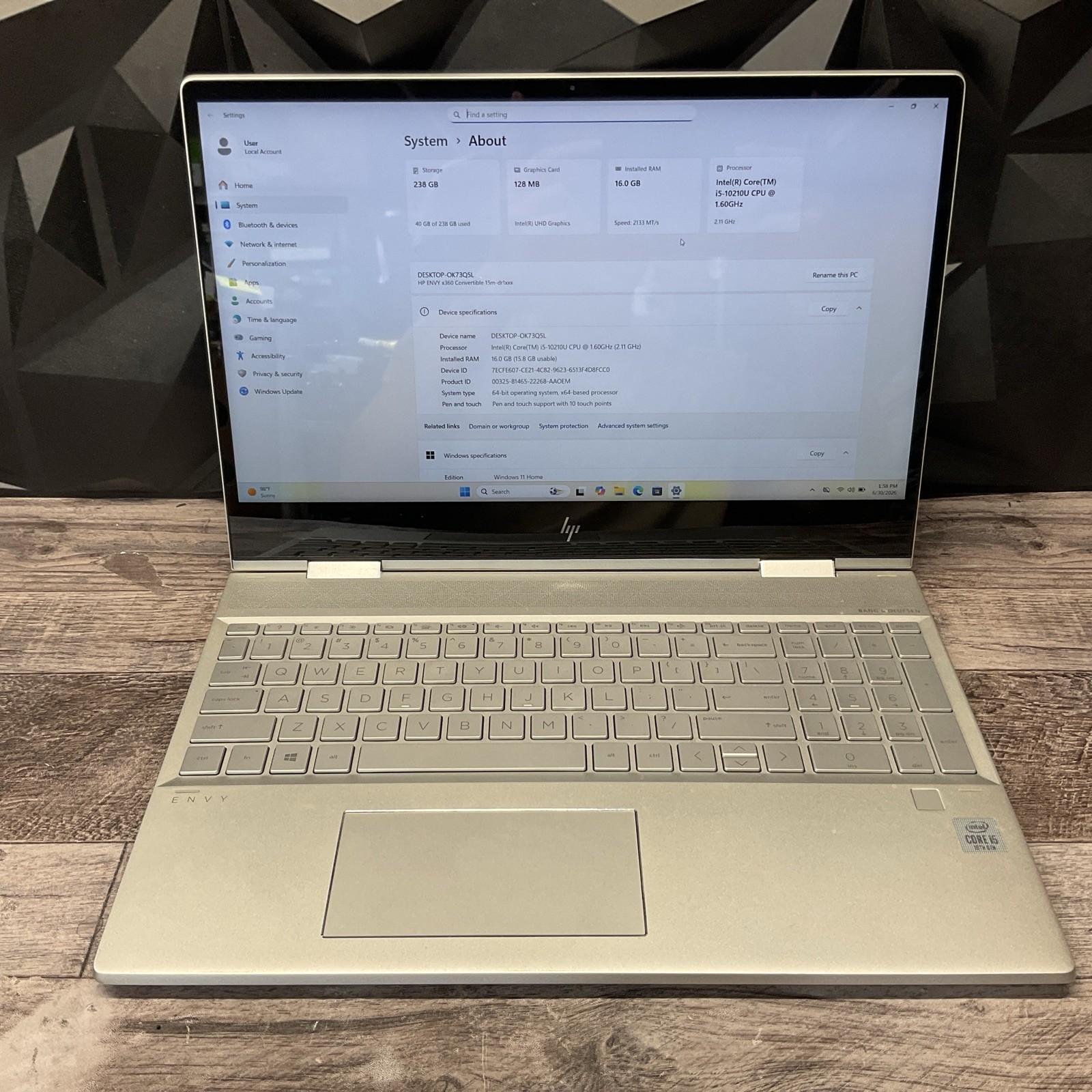 HP Envy 15m Convertible / 16GB Ram / 256GB / Windows 11 / BIG Touchscreen / 61F