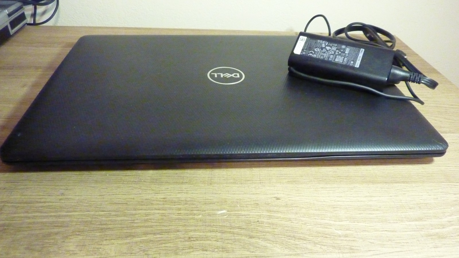 Dell Inspiron 3781 17″ Intel i3-7020U 8GB RAM, 1TB HDD, WIN10 HOME, OEM CHARGER