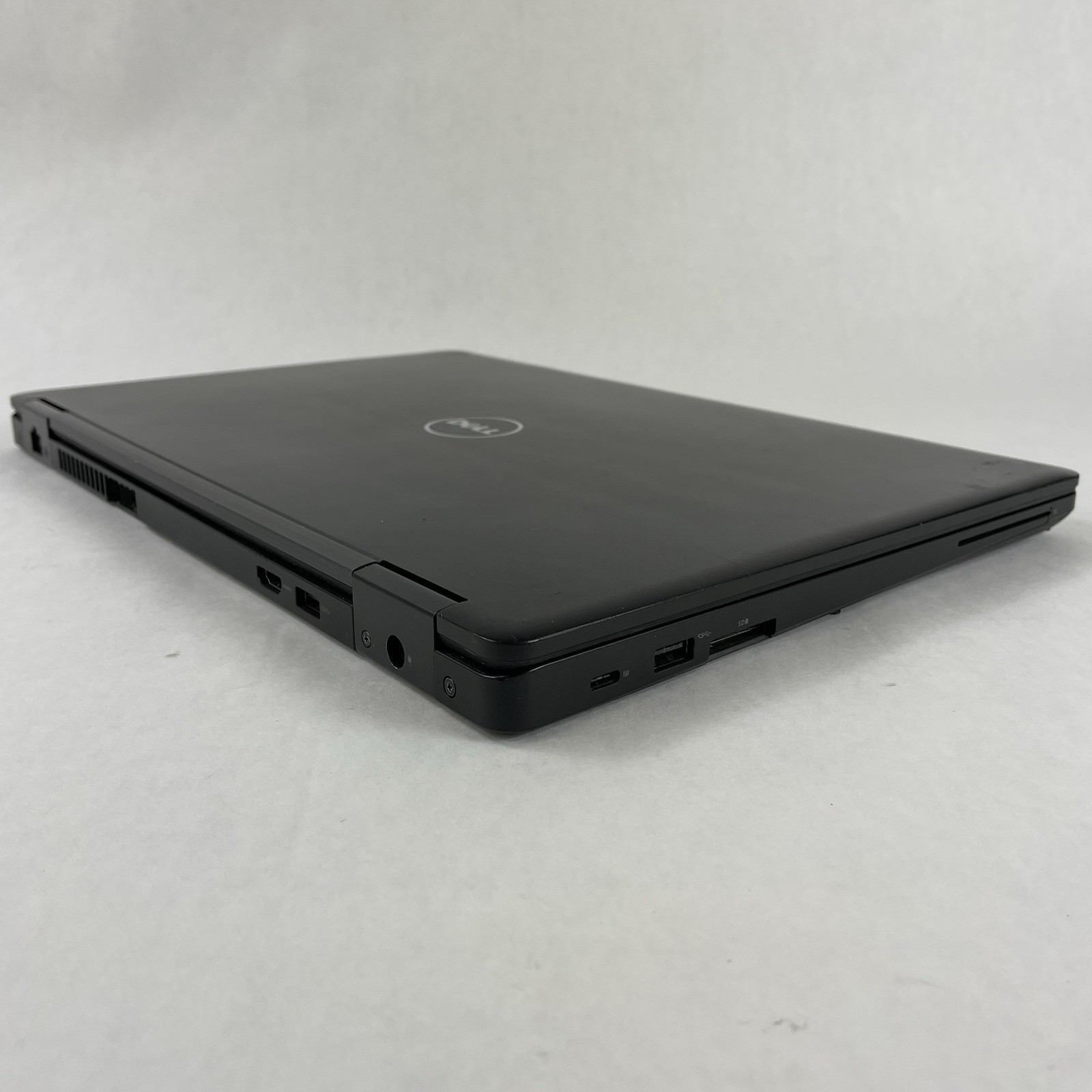 Dell Latitude 5580 15.6″ i5-7300U 2.60 GHz 8 GB RAM No SSD No OS – Bad Edge