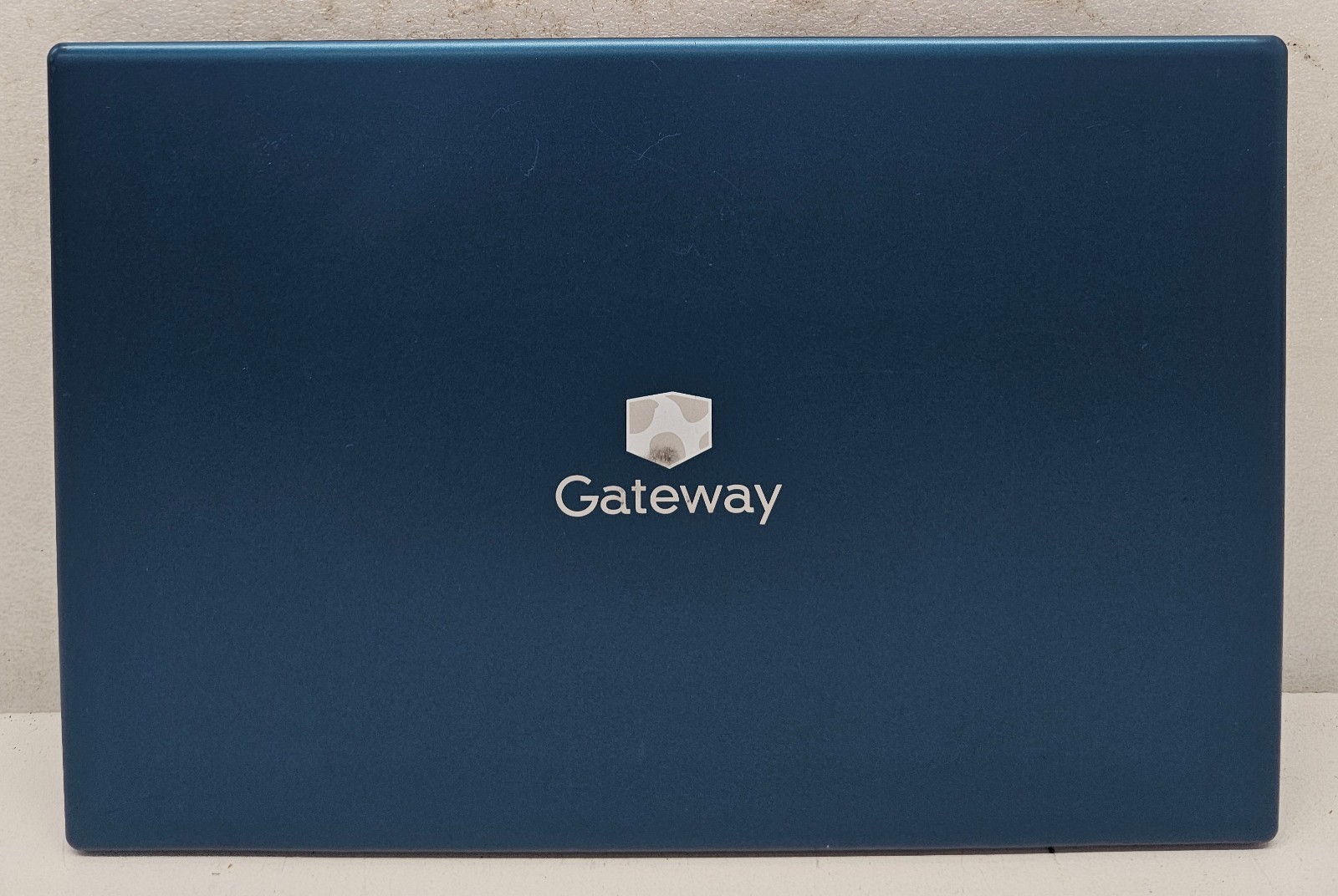Gateway GWNR51416-BL 14.1″ Laptop Ryzen 5 3500U 8GB Ram 256GB SSD NO OS (FL)