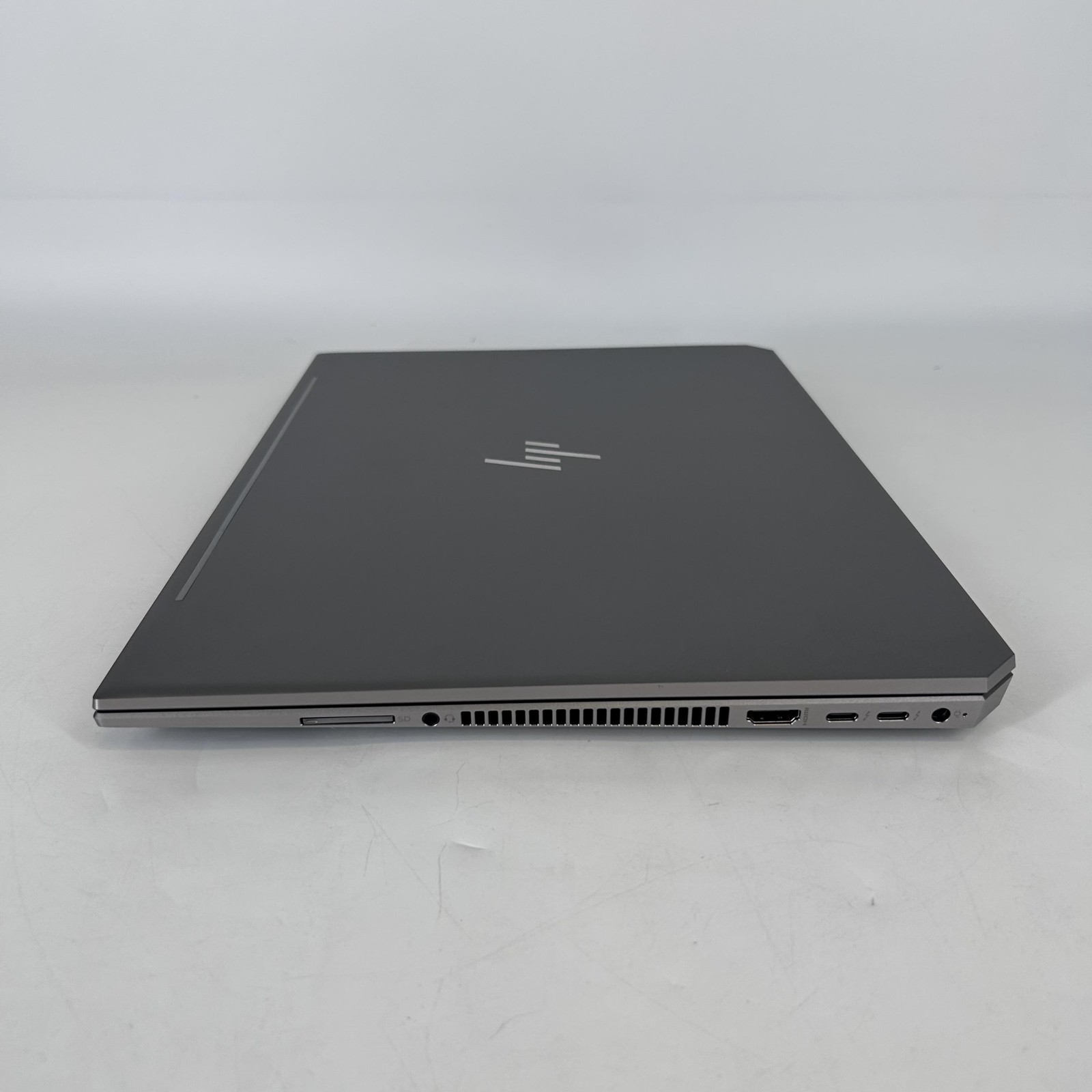 HP ZBook Studio G5 15.6 4K i7-8665U 1.90GHz 32GB 512GB SSD Quadro P1000