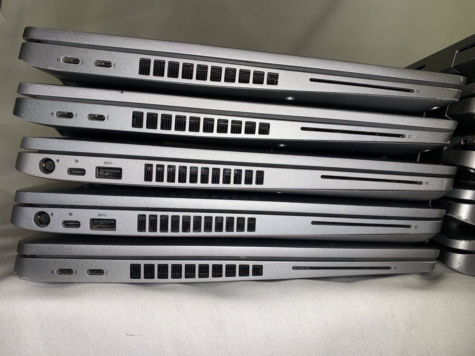 Lot 10x Dell Latitide 15.6″ Laptops Mix of 5510/5511/5520 laptops