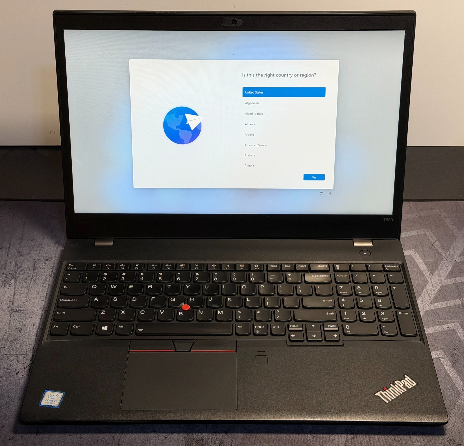 Lenovo ThinkPad T580 15.6″ i7-8550U 8GB RAM 256GB SSD Windows 11 Pro Laptop MINT