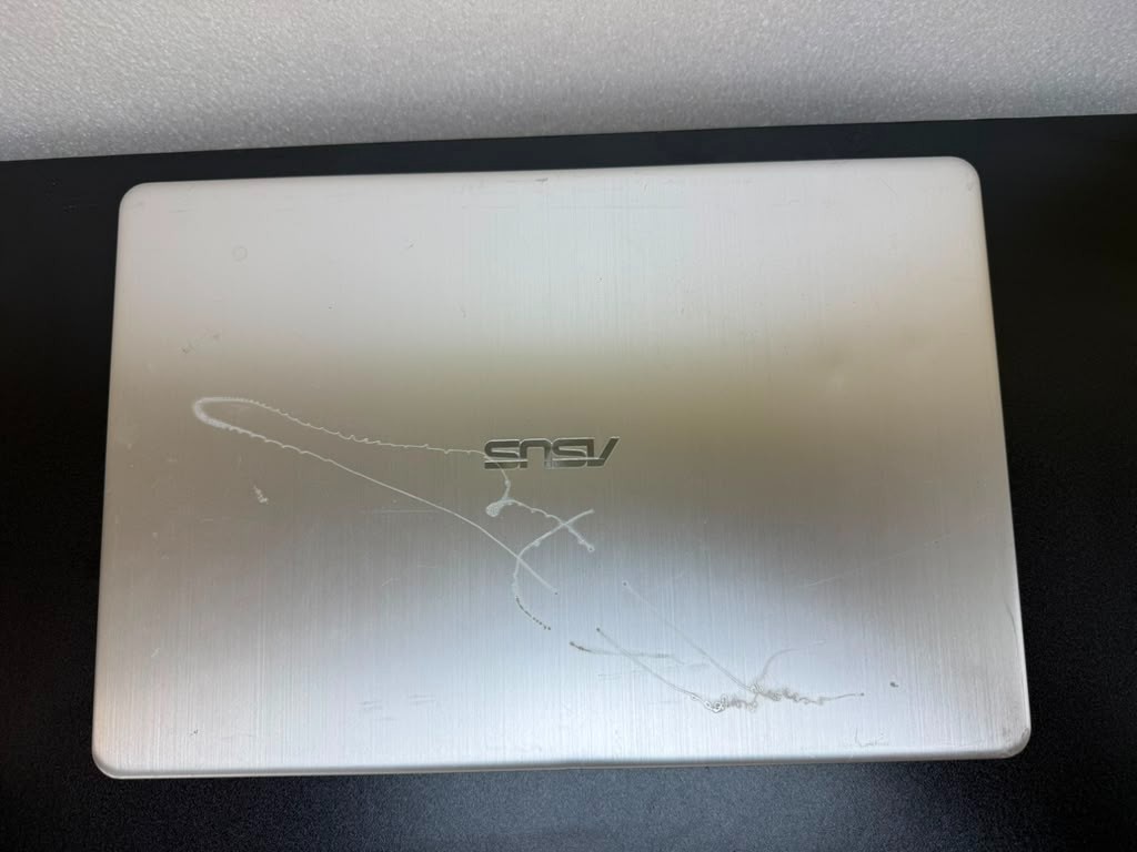 ASUS VivoBook X510UAR 15.6″ i5 8th Gen 0RAM 0SSD UNTESTED Broken Frame Parts